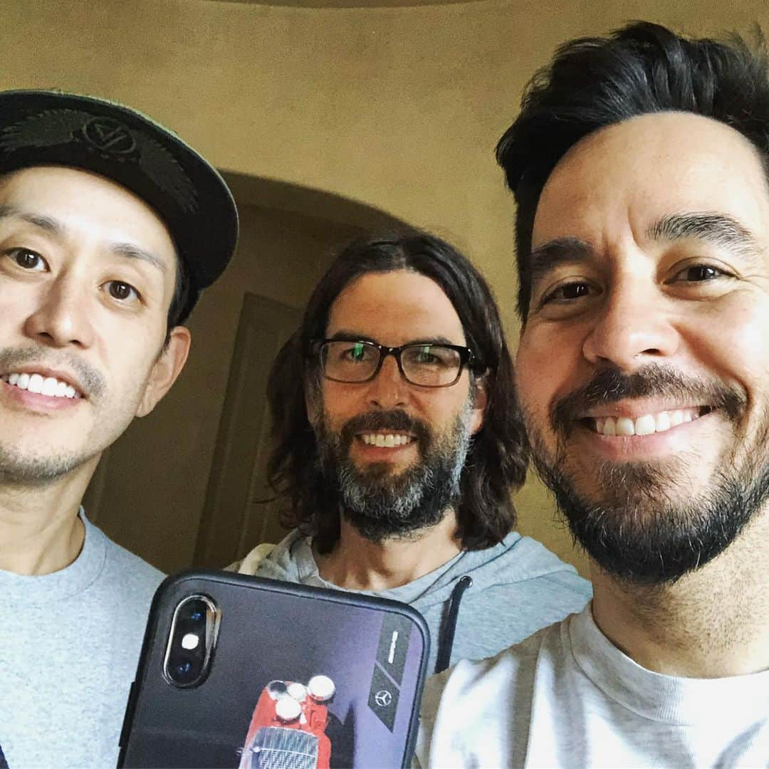 マイク・シノダさんのインスタグラム写真 - (マイク・シノダInstagram)「So grateful to have met my idols & biggest influences, @mrjoehahn and @robbourdon from @linkinpark」5月31日 10時34分 - m_shinoda