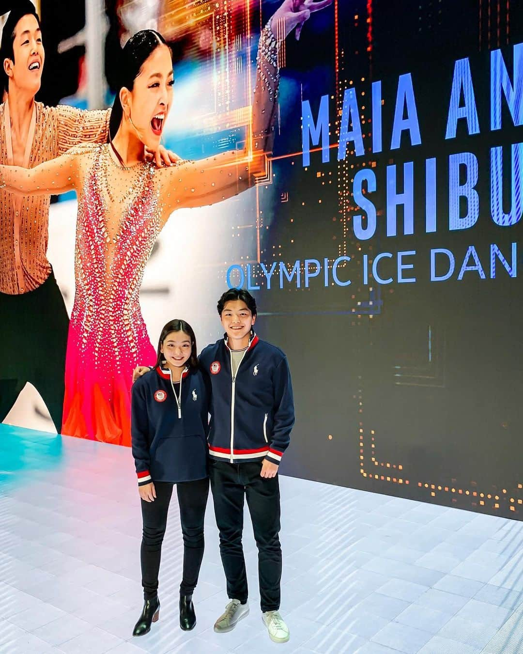 アレックス・シブタニさんのインスタグラム写真 - (アレックス・シブタニInstagram)「We had a blast in Taipei! It was very exciting to join Gregory Bryant on the #Computex stage to launch @intel’s new 10th Gen laptops! The opportunities that are being unlocked with AI are so amazing! #IntelPartner」5月31日 10時26分 - shibsibs