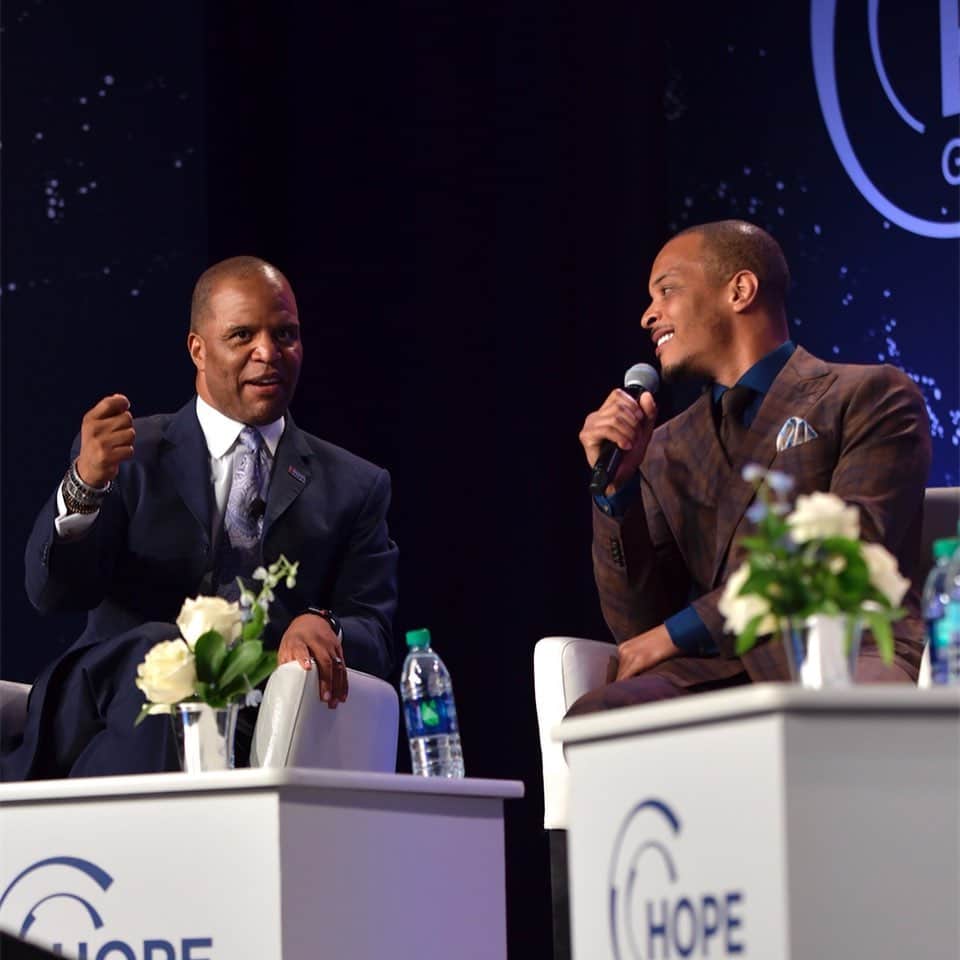 T.I.さんのインスタグラム写真 - (T.I.Instagram)「Hope Global Conference was like a “How to become a Billionaire” convention That I’m honored to attend & host,appear on,and see panel discussions from wealthy,successful CEOs,Entrepreneurs, & Executives. Going back again Today & Tomorrow @johnhopebryant @hopeglobalforum」5月31日 1時49分 - tip