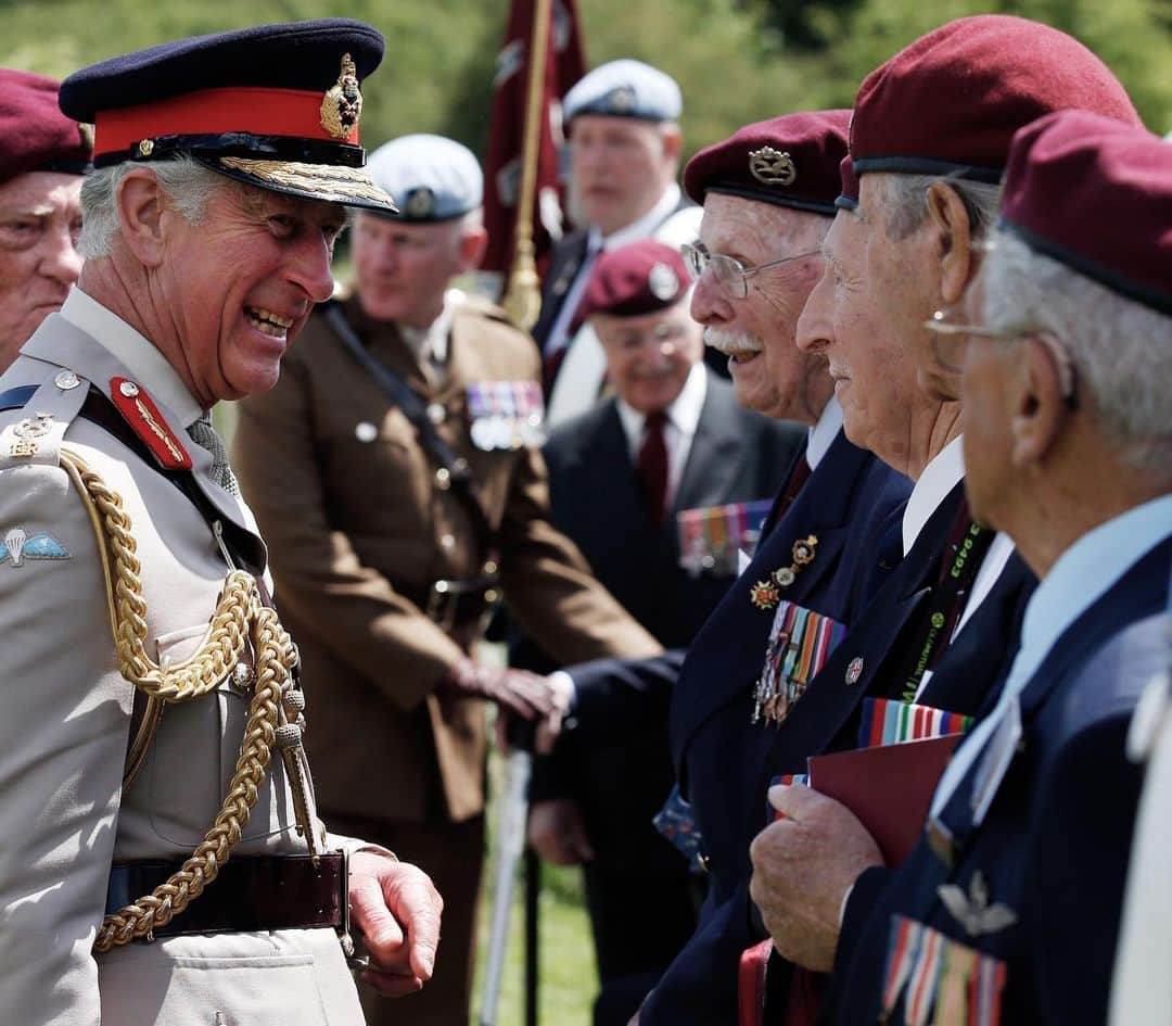 クラレンス邸さんのインスタグラム写真 - (クラレンス邸Instagram)「Next week, The Prince of Wales and The Duchess of Cornwall will attend events to commemorate #DDay75.  On Wednesday 5th June, The Prince of Wales, alongside HM The Queen and other Heads of State, will attend a National Commemorative Event in Portsmouth.  The following day, The Prince, joined by The Duchess of Cornwall, will attend two @royalbritishlegion Services of Remembrance in Normandy – one at Bayeux Cathedral and the other at Bayeux Cemetery. After the services, TRH will have the opportunity to meet veterans who fought on D-Day. On 6th June 1944, allied forces landed on the beaches in Normandy, launching Operation Overlord. D-Day is considered one of the largest military operations in history. The photos show The Prince and The Duchess in 2014 during commemorations of the 70th anniversary of D-Day in Normandy. Both Their Royal Highnesses are strong supporters of the Armed Services and meet many regiments and their families at events each year. 📸 PA」5月31日 2時13分 - clarencehouse