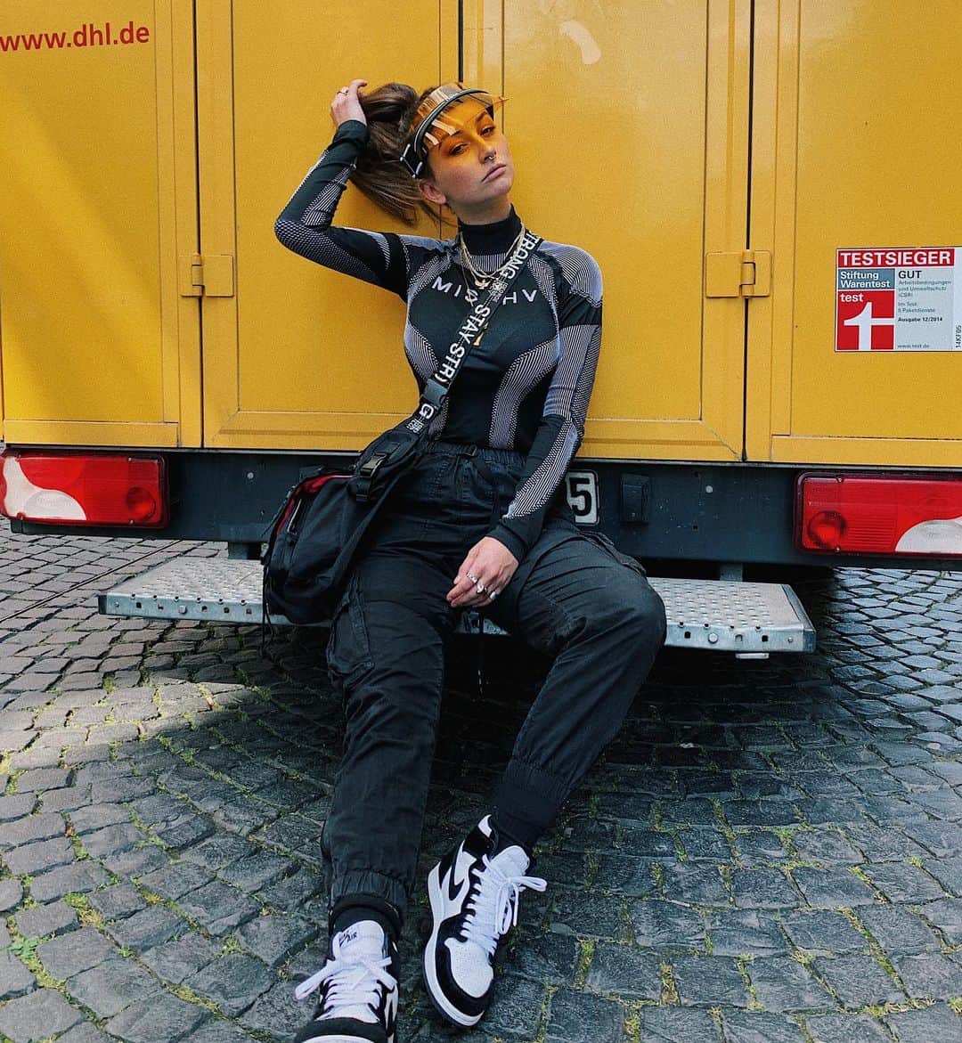 ジョージジーナ&ルーシーのインスタグラム：「@masha_medusa rocking the „Pu$h Her“ in „black strong“. It’s one of the best selling colorways, better be fast before it’s sold out ⚡️⚡️⚡️ • • • • • • • #georgeginalucy #hypebae #supreme #streetfashion #streetwear #streetstyle #outfit #style #sneakers #nike #kicksonfire #supremenyc #35mm #highsnobiety #hsstyle #baesmentapproved #jumpman #jordan #airjordan #90s #jordans #kicks #accessories #grungegirl #techwear #portraiture #portrait #tumblrgirl」