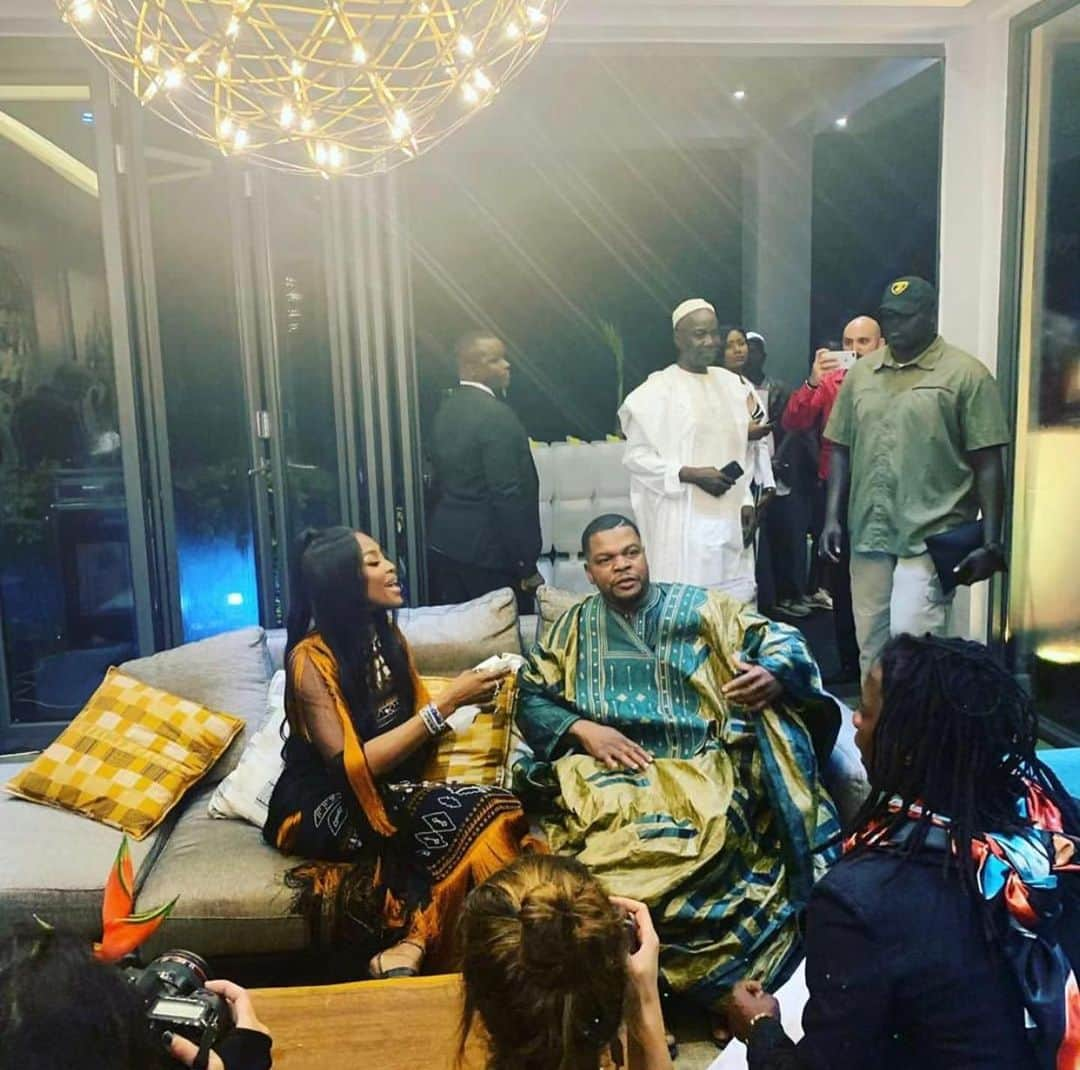 ナオミ・キャンベルさんのインスタグラム写真 - (ナオミ・キャンベルInstagram)「CONGRATULATIONS AND THANK YOU @kehindewiley TO BE HERE AT THE INAUGURAL OF @blackrocksenegal WAS HISTORICAL FIRST ARTIST RESIDENCE IN AFRICA !! SO PROUD AND BLESSED TO HAVE YOU IN MY LIFE !!! AFRICA THE DIVINE ♥️♥️♥️♥️♥️👋🏾👋🏾👋🏾🇸🇳 #NAOMIAFRICA」5月31日 2時23分 - naomi