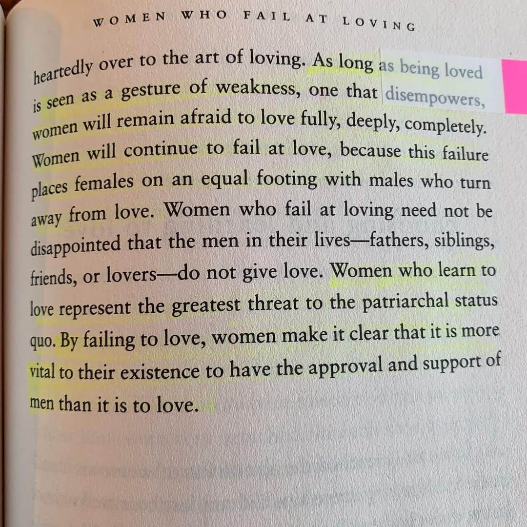 マット・マクゴリーさんのインスタグラム写真 - (マット・マクゴリーInstagram)「"Communion: The Female Search For Love" by bell hooks # I've loved every bell hooks book that I've read (this is my third)! I find her takes on love as influenced by patriarchy, gender roles and systems of oppression to be spot on in my experience.  Having first read "The Will To Change: Men, Masculinity and Love" and then "All About Love: New Visions," this was a great compliment.  It was also important to me to read this to better understand what the women in my life go through when it comes to dating and looking for a partner.  Too many books about love and dating leave out the impacts of the way that we are socialized, instead teaching people how to adapt to these oppressive systems.  But the truth is, we must liberate ourselves from them if we are ever to explore the full range of our humanity (and love) that we are possible of, no matter what gender we identify as.  # "Often, especially for adult women, the choice to be self-loving requires tremendous sacrifice.  This is especially true if prior to doing the work of self-love everyone in their lives were accustomed to devaluing and/or subordinating them.  Acknowledging this helps us understand why masses of women who may intuitively know they need to do the work of self-love are trapped by fear.  Significant changes means we have to confront loss.  Whenever we give something up, there is a gap- even if what we are giving up needs to go." #bellhooks #communion  # My Booklist: bit.ly/mcgreads (link in bio) #mcgreads」5月31日 2時16分 - mattmcgorry