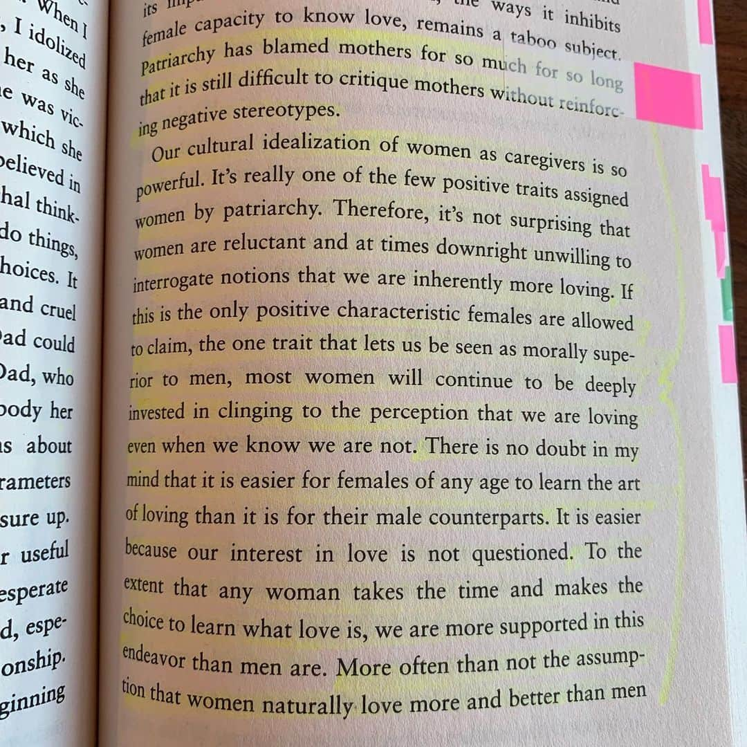 マット・マクゴリーさんのインスタグラム写真 - (マット・マクゴリーInstagram)「"Communion: The Female Search For Love" by bell hooks # I've loved every bell hooks book that I've read (this is my third)! I find her takes on love as influenced by patriarchy, gender roles and systems of oppression to be spot on in my experience.  Having first read "The Will To Change: Men, Masculinity and Love" and then "All About Love: New Visions," this was a great compliment.  It was also important to me to read this to better understand what the women in my life go through when it comes to dating and looking for a partner.  Too many books about love and dating leave out the impacts of the way that we are socialized, instead teaching people how to adapt to these oppressive systems.  But the truth is, we must liberate ourselves from them if we are ever to explore the full range of our humanity (and love) that we are possible of, no matter what gender we identify as.  # "Often, especially for adult women, the choice to be self-loving requires tremendous sacrifice.  This is especially true if prior to doing the work of self-love everyone in their lives were accustomed to devaluing and/or subordinating them.  Acknowledging this helps us understand why masses of women who may intuitively know they need to do the work of self-love are trapped by fear.  Significant changes means we have to confront loss.  Whenever we give something up, there is a gap- even if what we are giving up needs to go." #bellhooks #communion  # My Booklist: bit.ly/mcgreads (link in bio) #mcgreads」5月31日 2時16分 - mattmcgorry