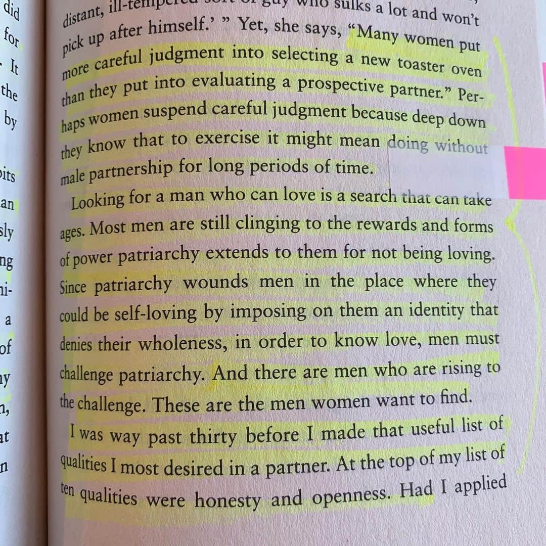 マット・マクゴリーさんのインスタグラム写真 - (マット・マクゴリーInstagram)「"Communion: The Female Search For Love" by bell hooks # I've loved every bell hooks book that I've read (this is my third)! I find her takes on love as influenced by patriarchy, gender roles and systems of oppression to be spot on in my experience.  Having first read "The Will To Change: Men, Masculinity and Love" and then "All About Love: New Visions," this was a great compliment.  It was also important to me to read this to better understand what the women in my life go through when it comes to dating and looking for a partner.  Too many books about love and dating leave out the impacts of the way that we are socialized, instead teaching people how to adapt to these oppressive systems.  But the truth is, we must liberate ourselves from them if we are ever to explore the full range of our humanity (and love) that we are possible of, no matter what gender we identify as.  # "Often, especially for adult women, the choice to be self-loving requires tremendous sacrifice.  This is especially true if prior to doing the work of self-love everyone in their lives were accustomed to devaluing and/or subordinating them.  Acknowledging this helps us understand why masses of women who may intuitively know they need to do the work of self-love are trapped by fear.  Significant changes means we have to confront loss.  Whenever we give something up, there is a gap- even if what we are giving up needs to go." #bellhooks #communion  # My Booklist: bit.ly/mcgreads (link in bio) #mcgreads」5月31日 2時16分 - mattmcgorry