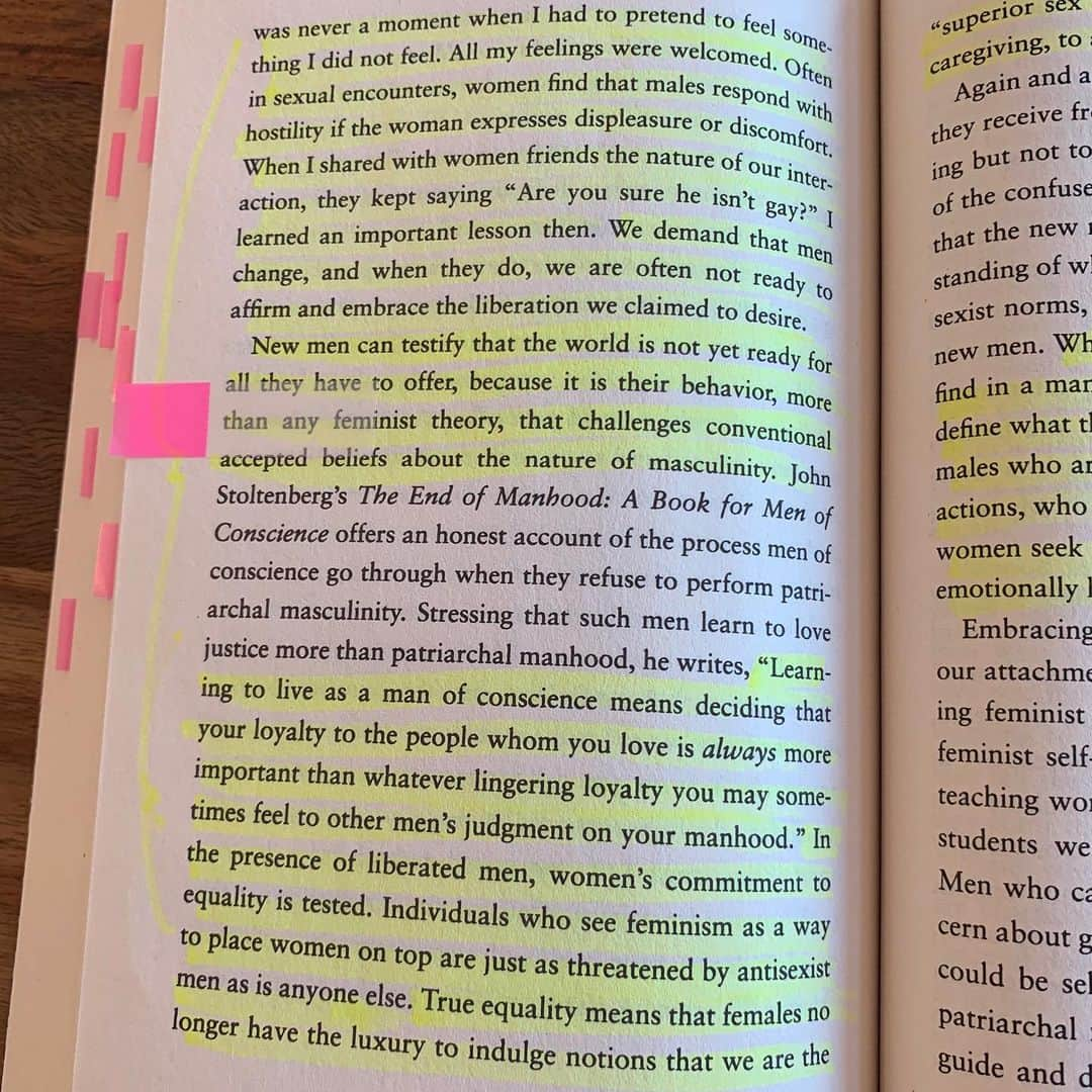 マット・マクゴリーさんのインスタグラム写真 - (マット・マクゴリーInstagram)「"Communion: The Female Search For Love" by bell hooks # I've loved every bell hooks book that I've read (this is my third)! I find her takes on love as influenced by patriarchy, gender roles and systems of oppression to be spot on in my experience.  Having first read "The Will To Change: Men, Masculinity and Love" and then "All About Love: New Visions," this was a great compliment.  It was also important to me to read this to better understand what the women in my life go through when it comes to dating and looking for a partner.  Too many books about love and dating leave out the impacts of the way that we are socialized, instead teaching people how to adapt to these oppressive systems.  But the truth is, we must liberate ourselves from them if we are ever to explore the full range of our humanity (and love) that we are possible of, no matter what gender we identify as.  # "Often, especially for adult women, the choice to be self-loving requires tremendous sacrifice.  This is especially true if prior to doing the work of self-love everyone in their lives were accustomed to devaluing and/or subordinating them.  Acknowledging this helps us understand why masses of women who may intuitively know they need to do the work of self-love are trapped by fear.  Significant changes means we have to confront loss.  Whenever we give something up, there is a gap- even if what we are giving up needs to go." #bellhooks #communion  # My Booklist: bit.ly/mcgreads (link in bio) #mcgreads」5月31日 2時16分 - mattmcgorry