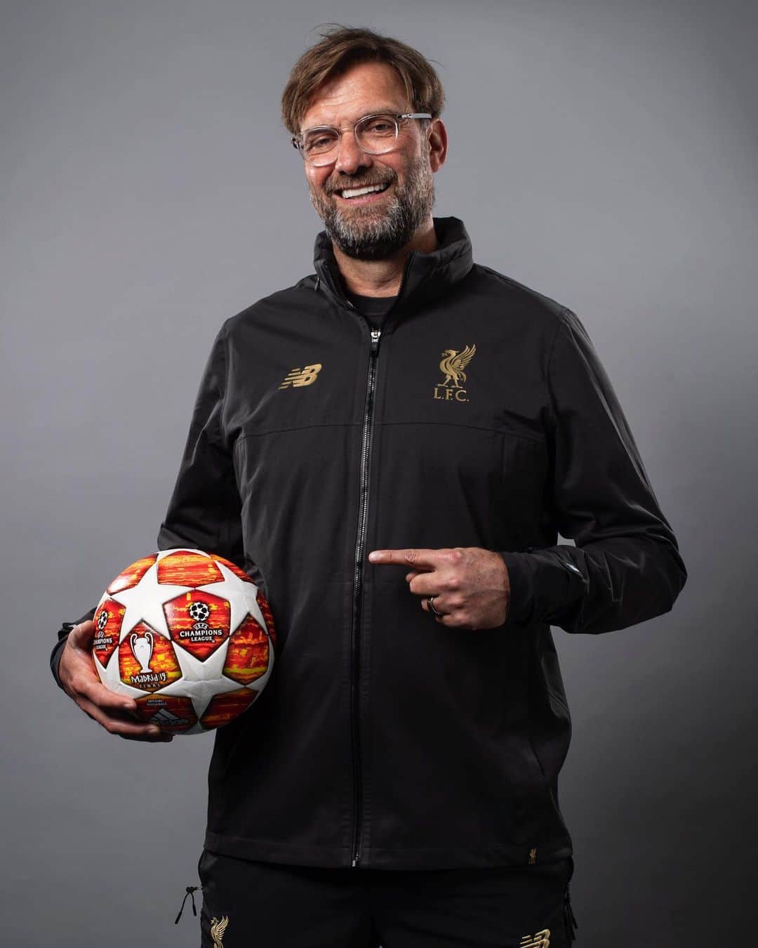 UEFAチャンピオンズリーグさんのインスタグラム写真 - (UEFAチャンピオンズリーグInstagram)「⚽️👈 Klopp’s most important signing as Liverpool manager = ____________ 🤔⁣ ⁣ #UCLfinal」5月31日 2時18分 - championsleague