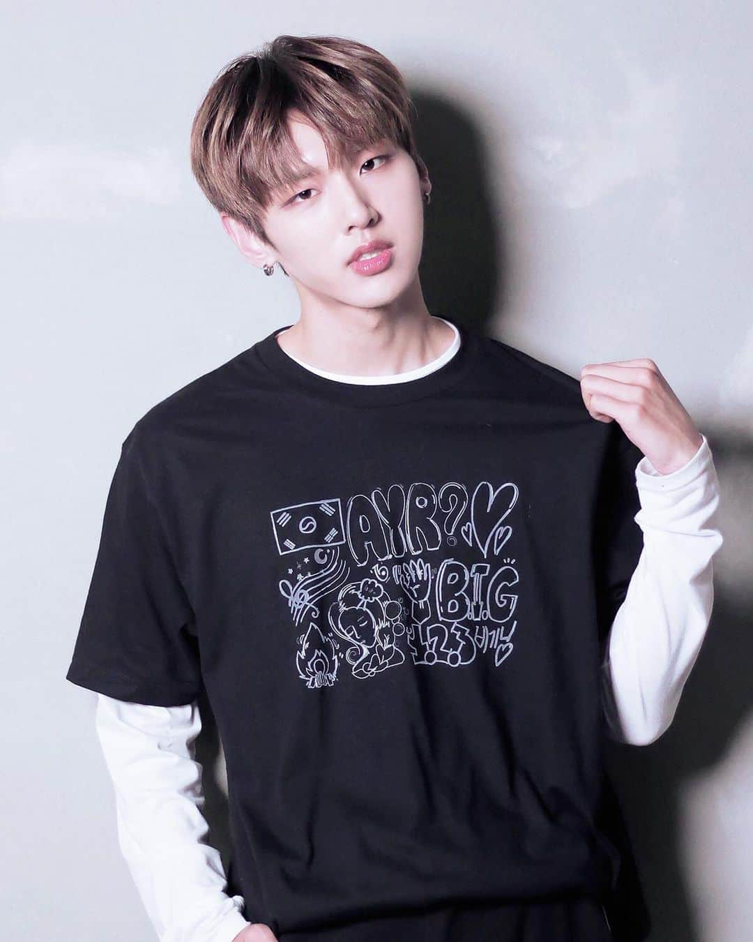 allkpopTHESHOPさんのインスタグラム写真 - (allkpopTHESHOPInstagram)「B.I.G Official Tee! Limited supply left!」5月31日 2時41分 - allkpoptheshop