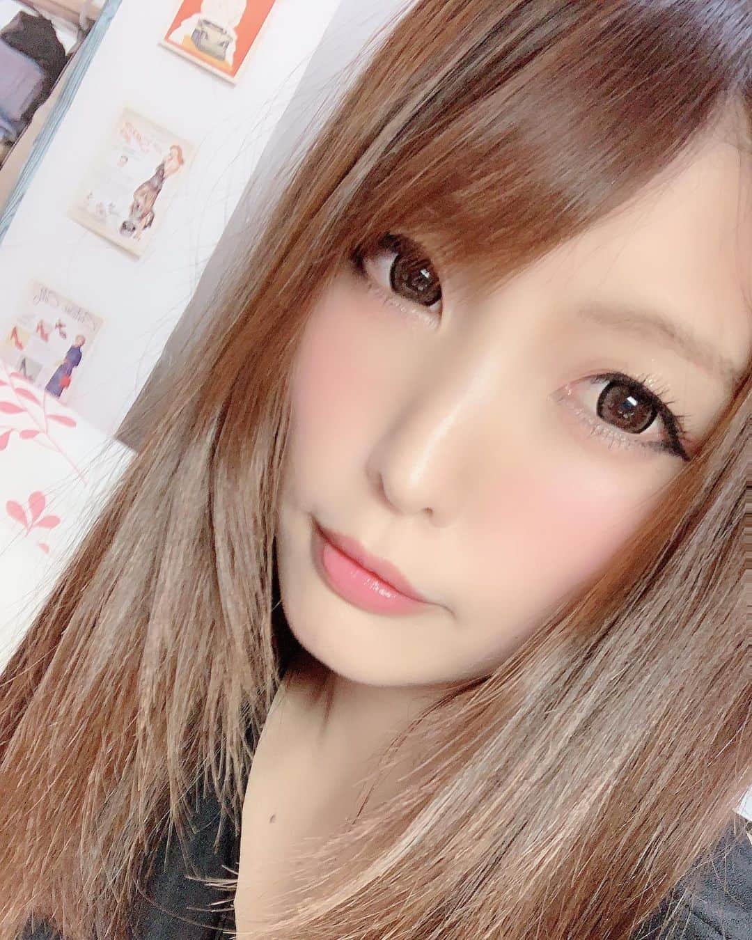 新村あかりのインスタグラム：「FANZAチャットありがとうございました🐻💕」