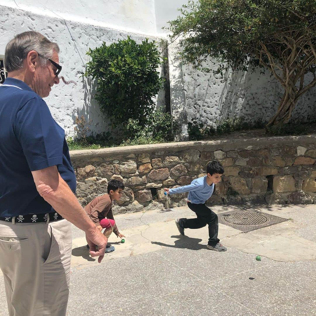 スーザン・ルッチさんのインスタグラム写真 - (スーザン・ルッチInstagram)「Helmut playing with boys in the Kasba—the same game he played as a boy in Austria! #serendipity」5月31日 2時46分 - therealsusanlucci