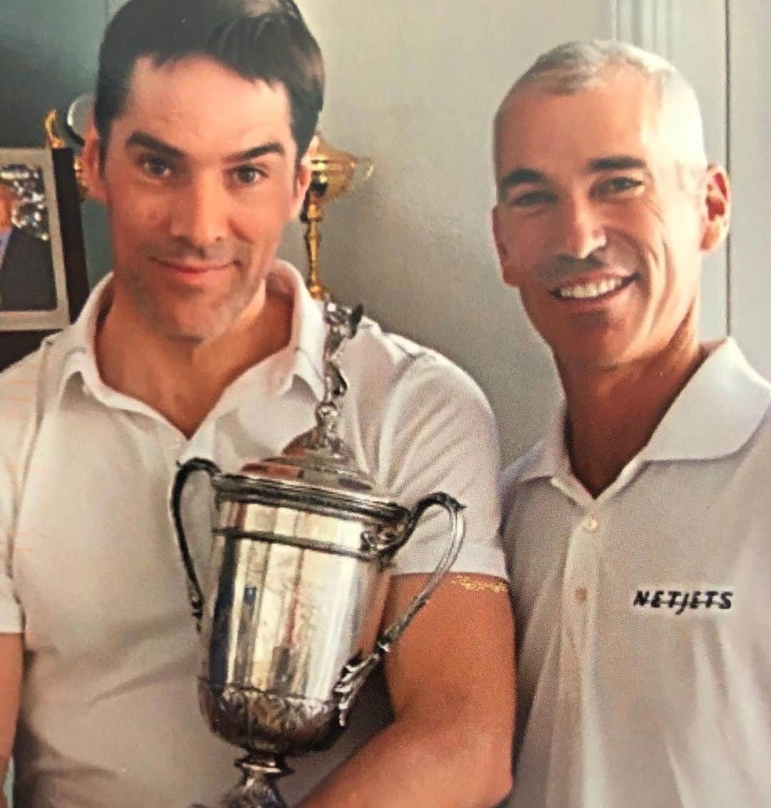 トーマス・ギブソンさんのインスタグラム写真 - (トーマス・ギブソンInstagram)「#tbt to my #usopen victory  Can’t remember who the old guy is next to me... 😉 #coreypavin #grittylittlebruin #putdownmytrophyanddontscratchit」5月31日 3時03分 - thomasgibsonofficial