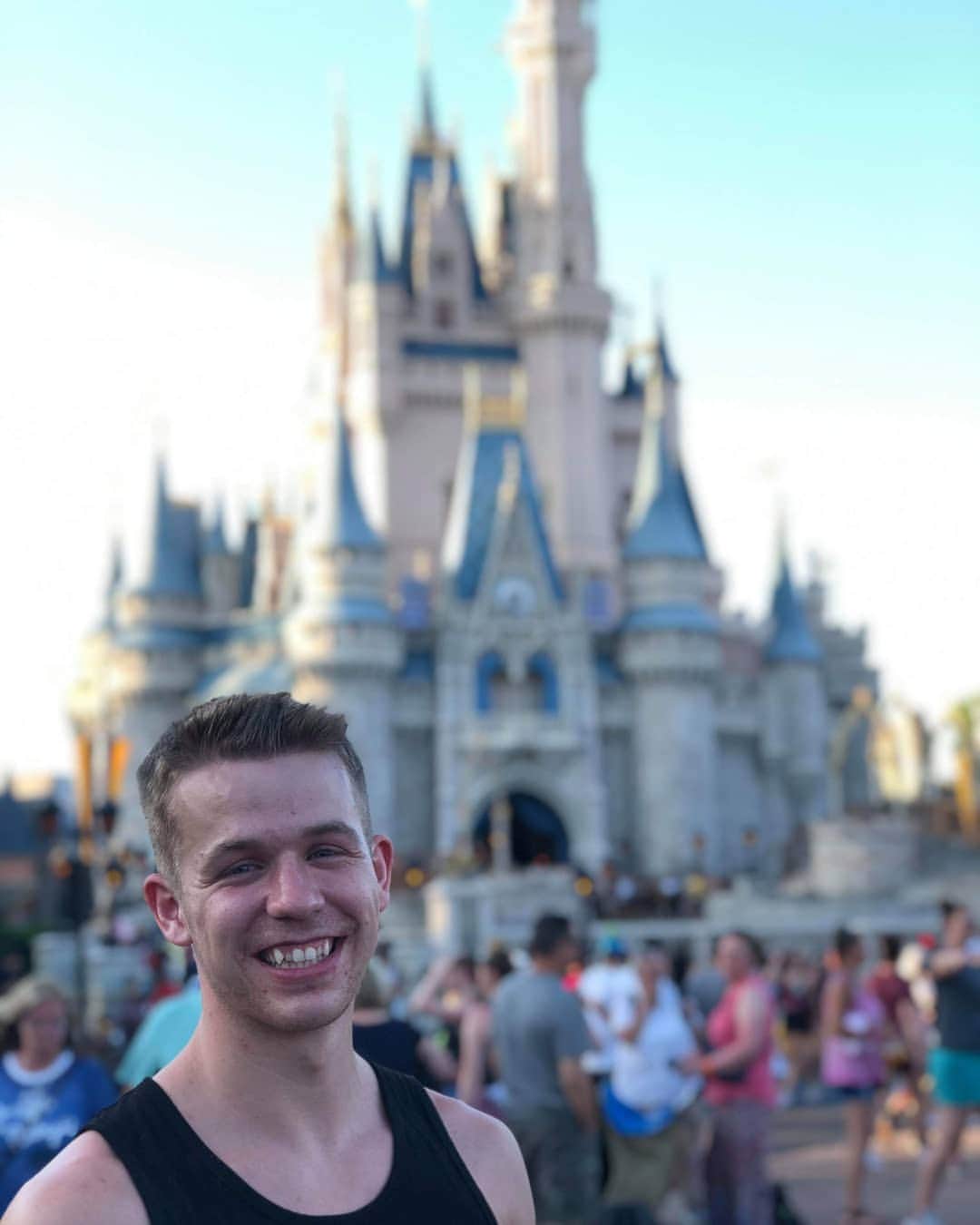 Mathieu Ostiguyのインスタグラム：「"Here you leave today and enter the world of yesterday, tomorrow and the fantasy" - Walt Disney . . #waltdisney #waltdisneyworld #magickingdom #castle #perfectday #disneycastle #florida #orlando #mynewhome #favoriteplaceintheworld」