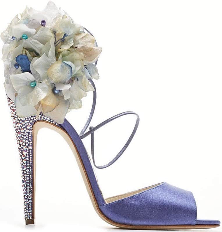 ブライアンアトウッドさんのインスタグラム写真 - (ブライアンアトウッドInstagram)「My Aurora Limited Edition sandal. Silk hydrangea created by LeMarie in Paris with AB @swarovski heel.. truly a stunner.  For more information email: Clientservices@brianatwood.com #hydrangea #paris #couture #highheels #fashion #madeinitaly #sickshoes #glamour #sandals #purple #brianatwood 🌸」5月31日 3時05分 - brian_atwood