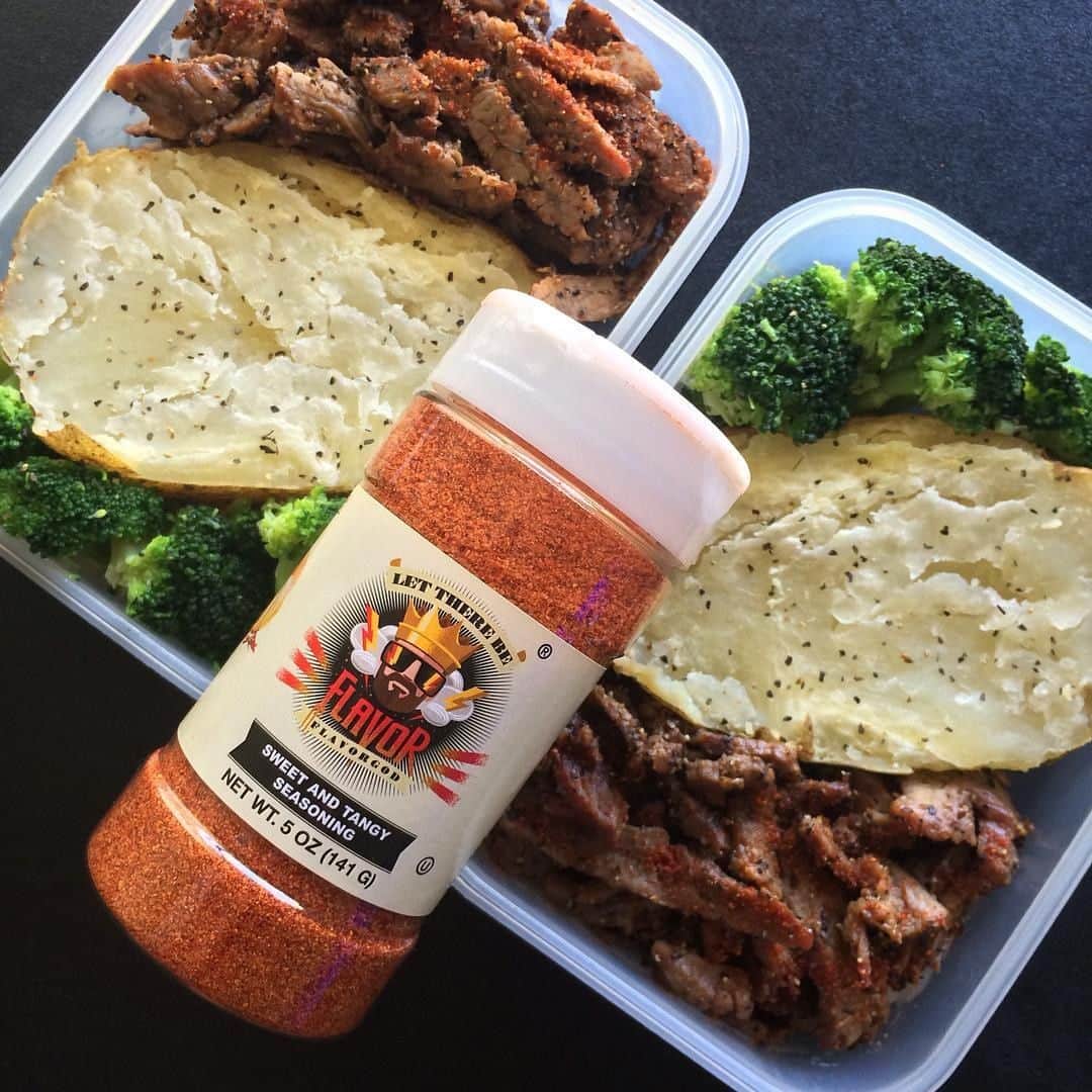 Flavorgod Seasoningsさんのインスタグラム写真 - (Flavorgod SeasoningsInstagram)「🚨MEAL PREPPING - Add delicious flavors to your meals!🚨⠀ -⠀ Meal Prep Seasonings Available here ⬇️⠀ Click link in the bio -> @flavorgod⠀ www.flavorgod.com⠀ -⠀ Flavor God Seasonings are:⠀ 💥ZERO CALORIES PER SERVING⠀ 🌿Made Fresh⠀ 🌱GLUTEN FREE⠀ 🔥KETO FRIENDLY⠀ 🥑PALEO FRIENDLY⠀ ☀️KOSHER⠀ 🌊Low salt⠀ ⚡️NO MSG⠀ 🚫NO SOY⠀ 🥛DAIRY FREE *except Ranch ⠀ ⏰Shelf life is 24 months ⠀ ⠀ Customer: @kdub1472」5月31日 3時30分 - flavorgod