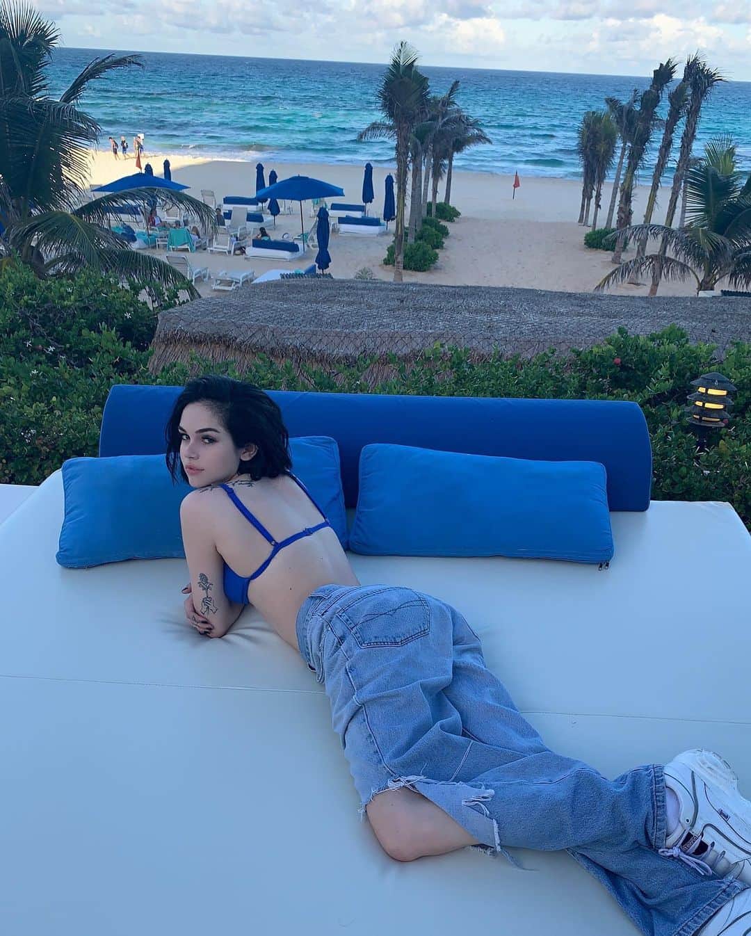 マギー・リンデマンさんのインスタグラム写真 - (マギー・リンデマンInstagram)「🥶💙💧」5月31日 3時31分 - maggielindemann