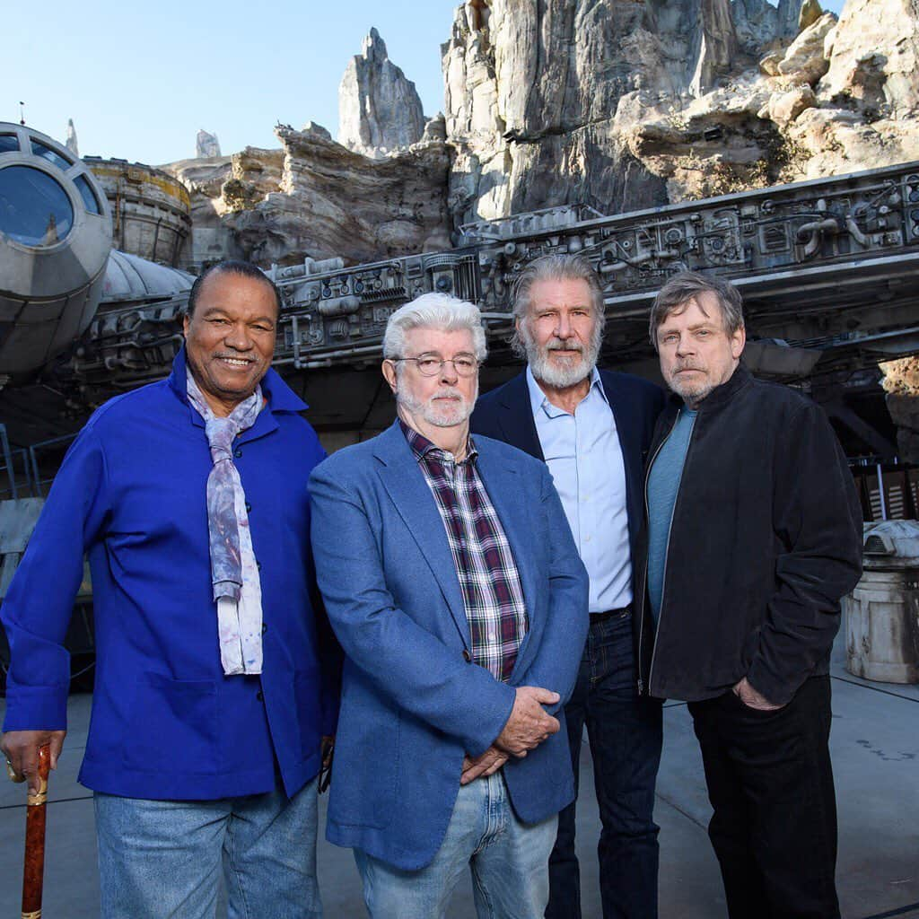 スター・ウォーズさんのインスタグラム写真 - (スター・ウォーズInstagram)「Greetings from Batuu! George Lucas, Mark Hamill, Billy Dee Williams, and Harrison Ford reunited last night as Bob Iger led the dedication ceremony of Star Wars: #GalaxysEdge at Disneyland. ⠀ ⠀ Reservations and valid theme park admission required to visit Star Wars: Galaxy’s Edge between May 31 and June 23, 2019. Beginning June 24, No Reservations Required. Subject to Capacity.」5月31日 3時35分 - starwars