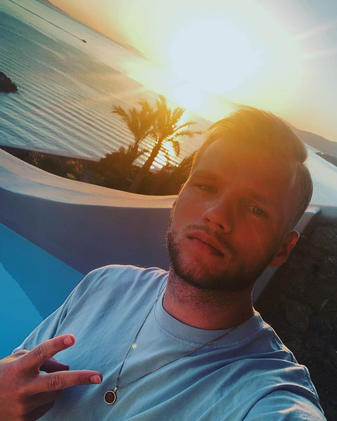 ヨハネス・ガイスのインスタグラム：「Hello ✌🏼✌🏼 #mykonos」