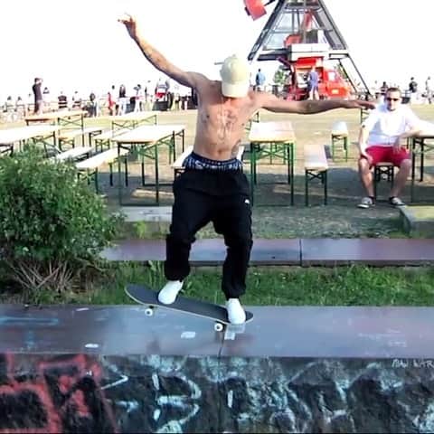 スラッシャーのインスタグラム：「👉🏽 @romliss in the @crupiewheels ‘Multicultural’ video 🌍 LIVE on ThrasherMagazine.com 📡」