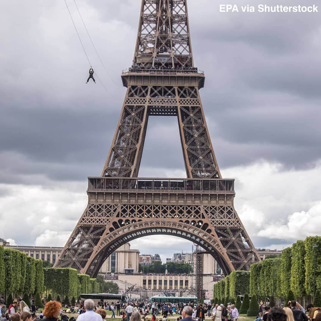 ABC Newsさんのインスタグラム写真 - (ABC NewsInstagram)「A zip line installation installed on the second floor of the Eiffel Tower allows you to glide 800 meters to the Champs de Mars in 90 seconds. #eif#zipline #extremesports #paris」5月31日 5時15分 - abcnews