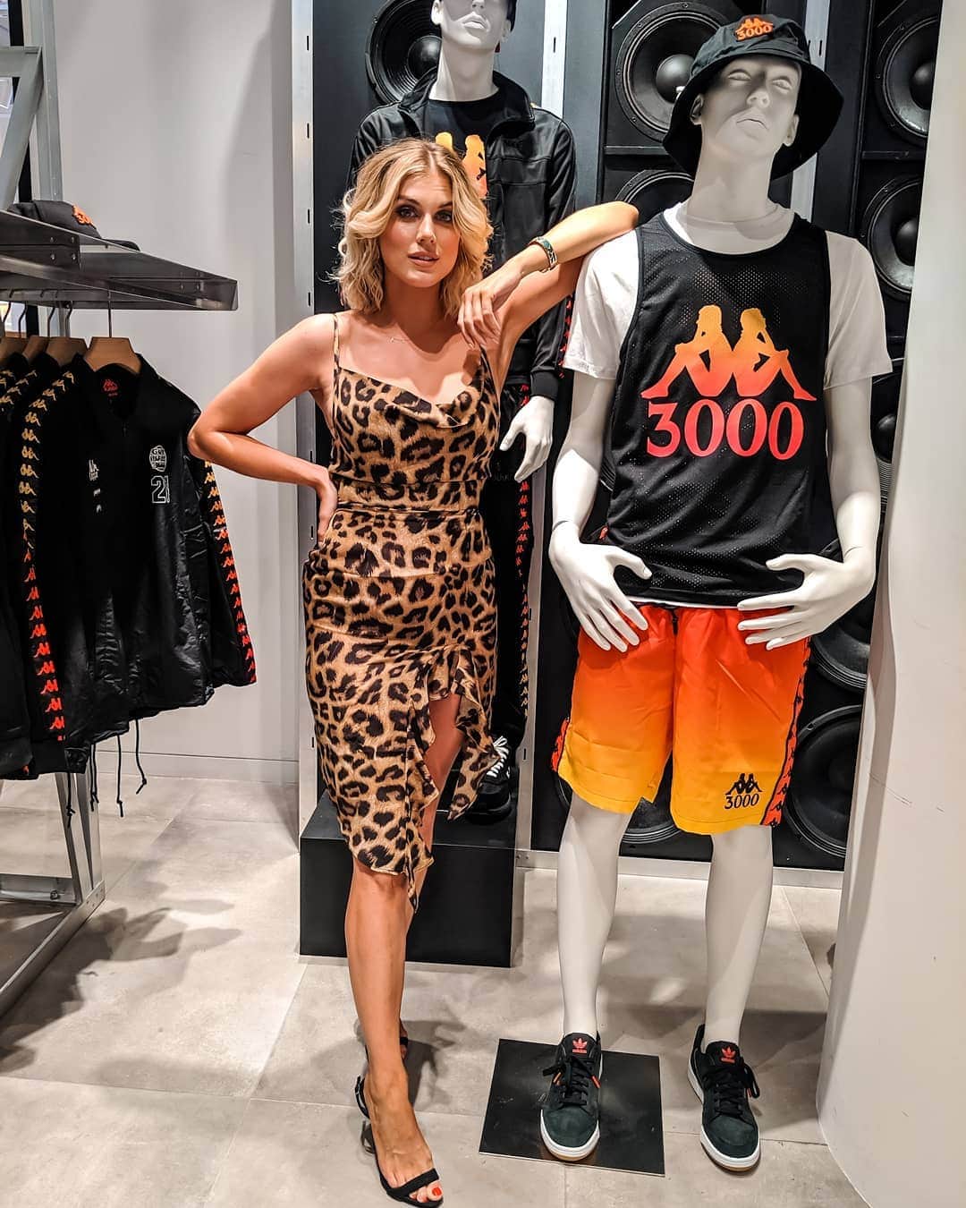Ashley Jamesさんのインスタグラム写真 - (Ashley JamesInstagram)「AD: Channelling my inner Scary Spice in my favourite leopard dress for a very exciting night with @gumball3000. 🐯 Had an amazing evening tonight at the official global launch of the 21st Mykonos to Ibiza Gumball Rally. Like, honestly so excited to be a part of this. ⛽ Also the DJ at the event were soooo good. Check out @djandypurnell. I feel inspired! 💥 Thank you for having me @gumball3000 @theofficialselfridges @theyellowdrop @kappa_official @carrera @hotwheelsofficial 💓 [Outfit tagged, styling @aoifeodohertystylist] #gumball3000 #selfridges #kappa #carrera #hotwheels #MykonosvIbiza」5月31日 5時27分 - ashleylouisejames