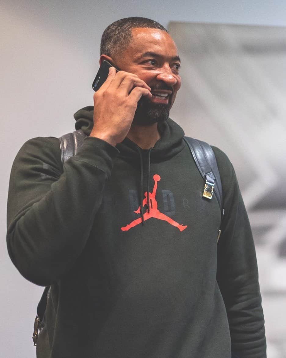 Sneaker News x Jordans Dailyさんのインスタグラム写真 - (Sneaker News x Jordans DailyInstagram)「New coach. Who dis? Longtime @jumpman23 athlete Juwan Howard made his first official press conference as the new @umichbball head coach. #jordansdaily」5月31日 5時27分 - jordansdaily