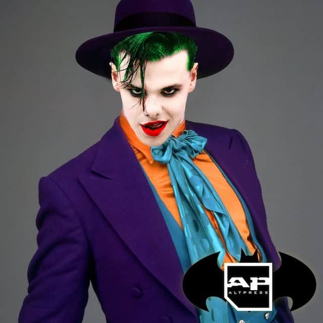 Alternative Pressさんのインスタグラム写真 - (Alternative PressInstagram)「Why so serious? 😶⠀ See your favorite artists if we cast them in the new Batman film 🦇⠀ LINK IN BIO⠀ .⠀ .⠀ .⠀ #batman #joker #thejoker #YUNGBLUD #altpress #ap #alternativepress #iamap #batmancharacters #batmancast⠀」5月31日 11時00分 - altpress