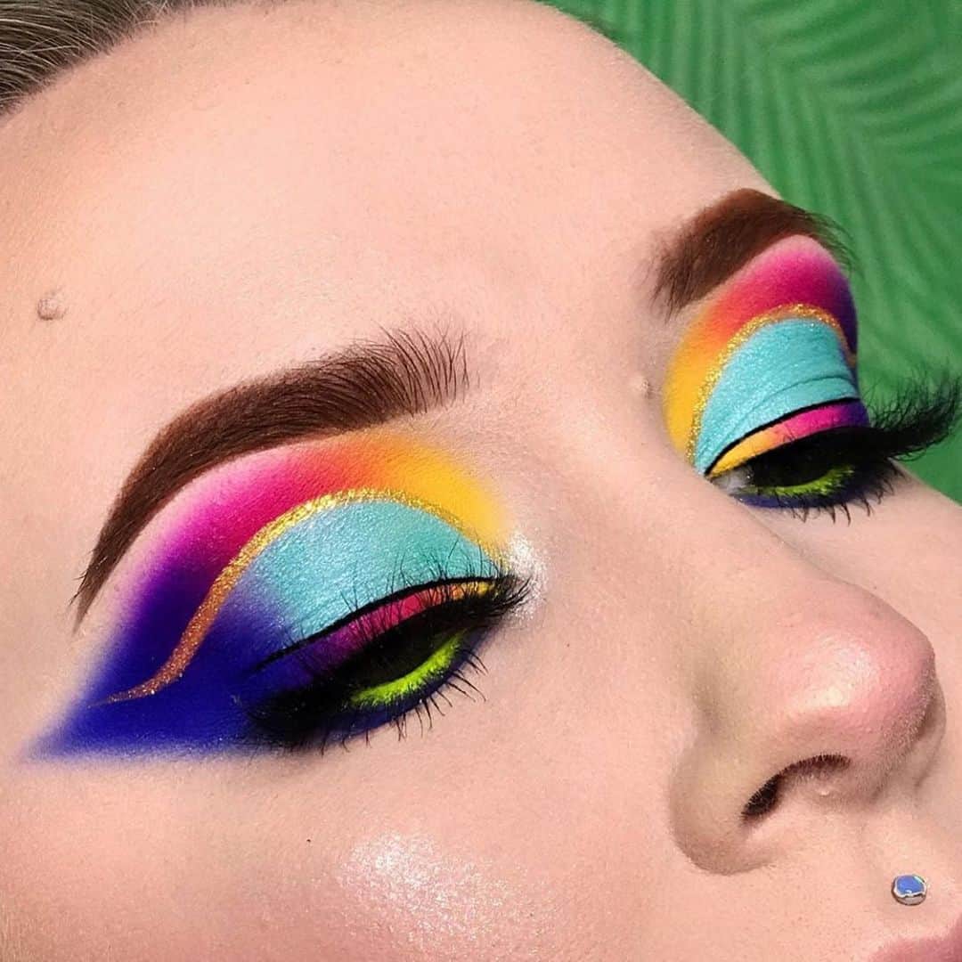 Makeup Addiction Cosmeticsさんのインスタグラム写真 - (Makeup Addiction CosmeticsInstagram)「@acatwith2dreads used our Gold digger pigment for this stunning eye. What would you call this look? 😱😍😱 #makeupaddiction #makeupaddictioncosmetics #wakeupandmakeup #flawlesssdolls #makeupmafia #beatthatface #makeupinspiration #makeupgirlz  #featuremuas #bbdaretoshare」5月31日 5時45分 - makeupaddictioncosmetics