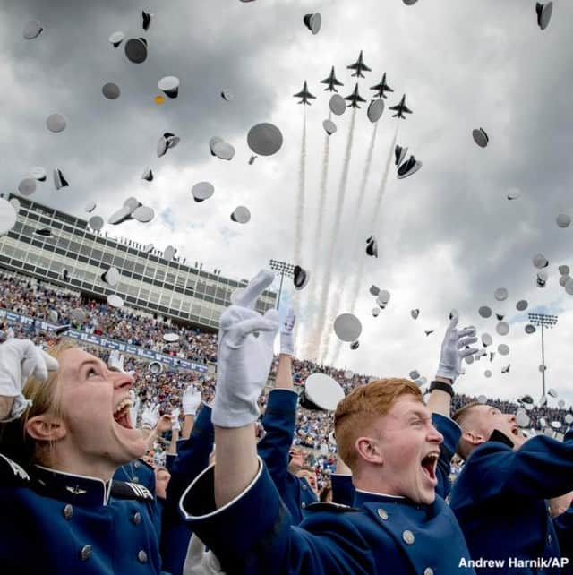 ABC Newsさんのインスタグラム写真 - (ABC NewsInstagram)「As Thunderbird jets soar overhead, U.S. Air Force cadets toss their hats in the air in celebration at their graduation ceremony in Colorado Springs, CO. #airforce #usaf #usmilitary」5月31日 5時40分 - abcnews