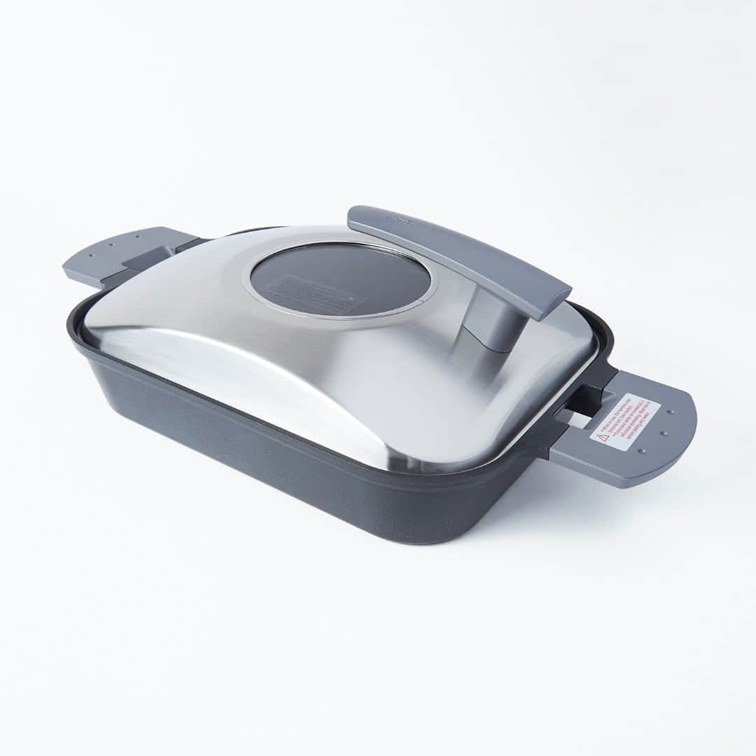 UchiCookのインスタグラム：「Our go-to pan for quick and healthy meals, this versatile Steam + Grill comes with a tight-fitting lid that locks in flavor and moisture and prevents excessive smoking. Simply sear food, add wine, broth or your favorite cooking liquid, then cover and steam for moist, delicious results every time.  www.uchicook.com/shop ♨ . . .  #uchicook #steamgrill #stainlesssteel #kitchenware #cookware #homechef #healthyfastfood #homecooking #kitchenutensils #healthycooking #cooking」