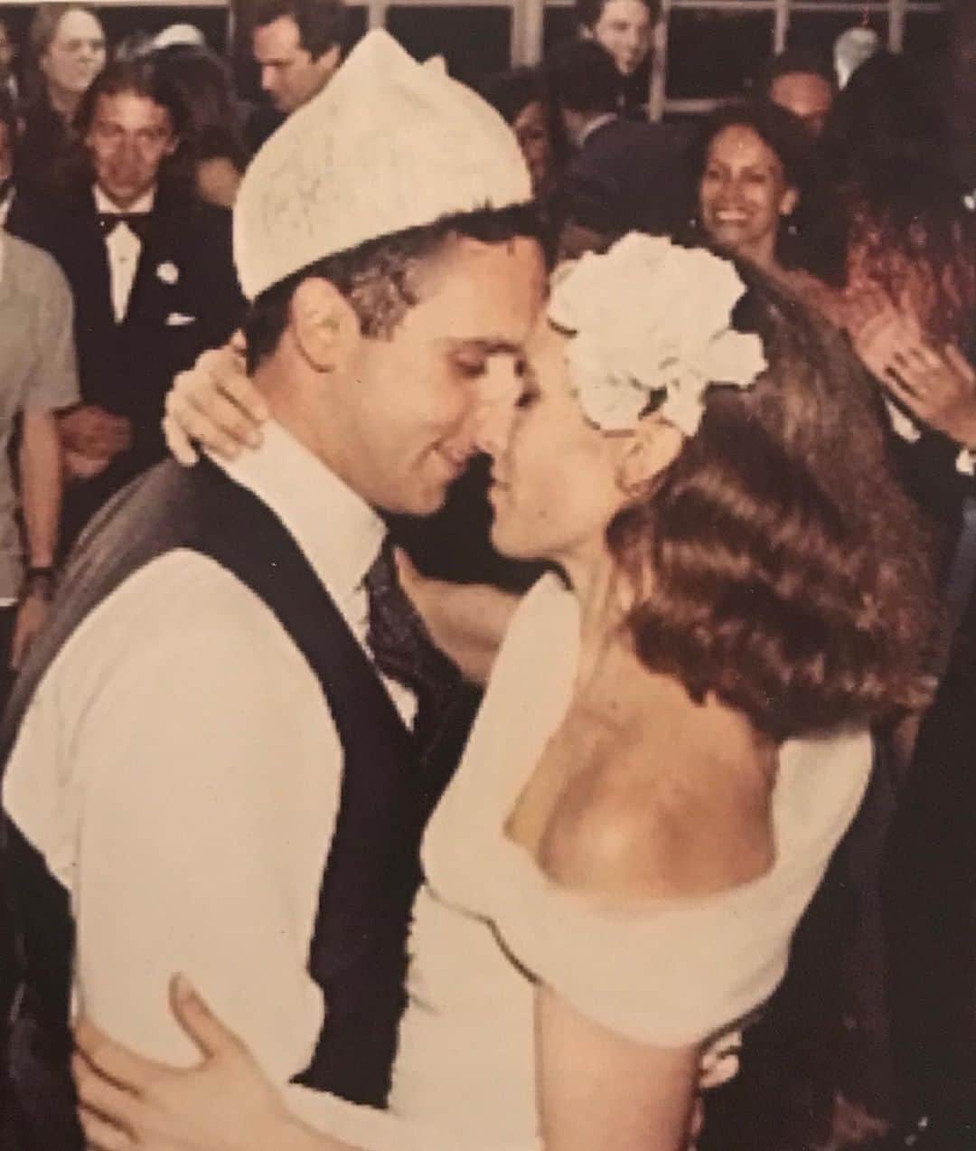 のインスタグラム：「My man Maxim in my cat hat on our wedding day 9 years ago 😻」