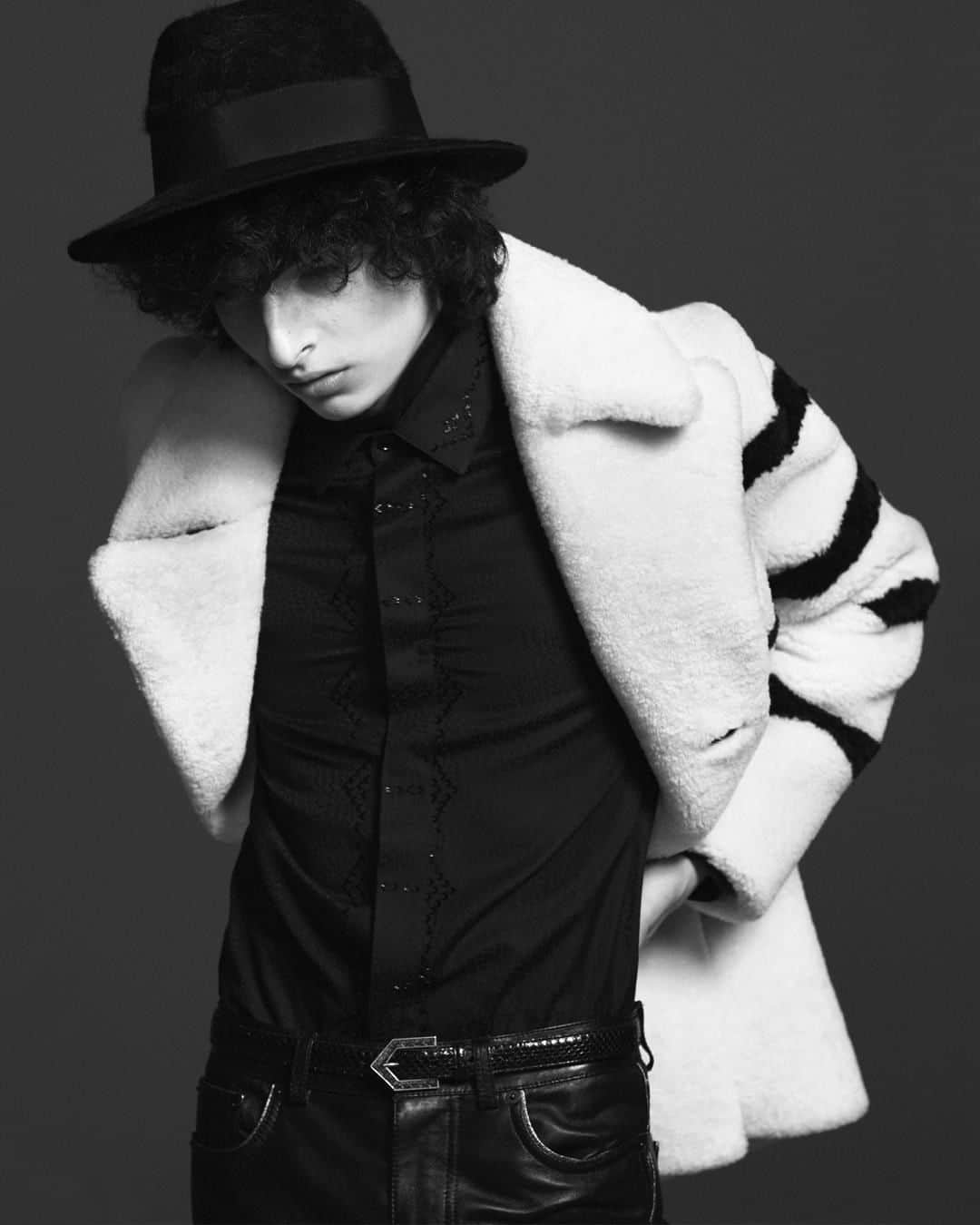 サンローランさんのインスタグラム写真 - (サンローランInstagram)「FINN WOLFHARD – FALL WINTER 19 #YSL24 by ANTHONY VACCARELLO  PHOTOGRAPHED by @davidsimsofficial  #YSL #SaintLaurent #YvesSaintLaurent @anthonyvaccarello」5月31日 6時24分 - ysl