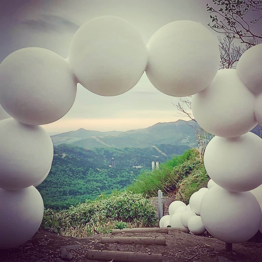 星野リゾート　トマムさんのインスタグラム写真 - (星野リゾート　トマムInstagram)「本日の雲海テラス Today's UNKAI Terrace 2019.5.31  #星野リゾート #トマム #星野リゾートトマム #雲海テラス #雲海 #絶景 #北海道 #unkai #unkaiterrace #hoshinoresorts #tomamu #hokkaido #japan #landscape #superbview #星野TOMAMU度假村 #星野集團 #☁️」5月31日 6時40分 - hoshinoresorts_tomamu