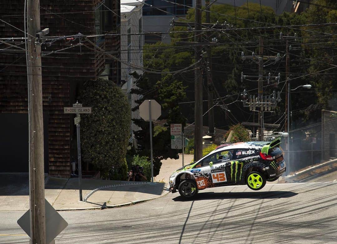 ケン・ブロックさんのインスタグラム写真 - (ケン・ブロックInstagram)「Action like this is probably one of the biggest reasons why Gymkhana FIVE was so hugely popular. This drift jump in San Francisco was one of the sketchiest things I had done in my career up to that point, since we had NO idea how the car was going to behave once it got that sideways and in the air and landing on that rough tarmac. Turns out, everything was fine. And by fine I mean looked dope on camera! Hit the link in my bio to learn even more about what went into the making of Gymkhana FIVE as I answer the fan-submitted questions on this week’s episode on my YouTube channel.  #sketchymeansviews #driftjump #GymkhanaFIVE #FordFiesta」5月31日 6時54分 - kblock43