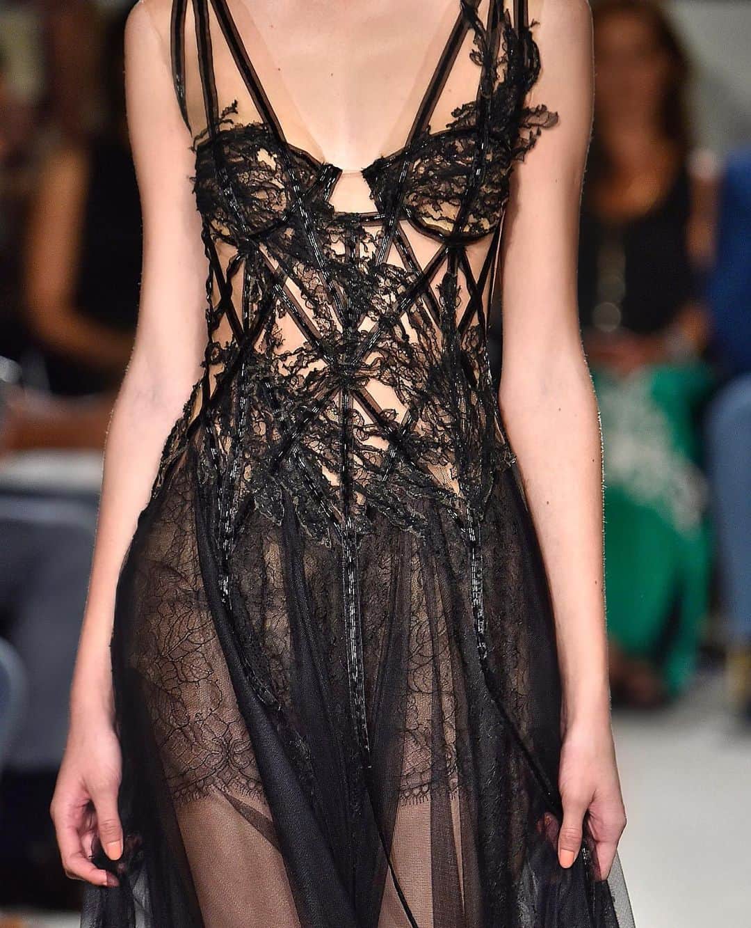 のインスタグラム：「From the archives: Bugle beaded gown with lace motif embroidery and illusion tulle skirt. #marchesa #ss16marchesa」