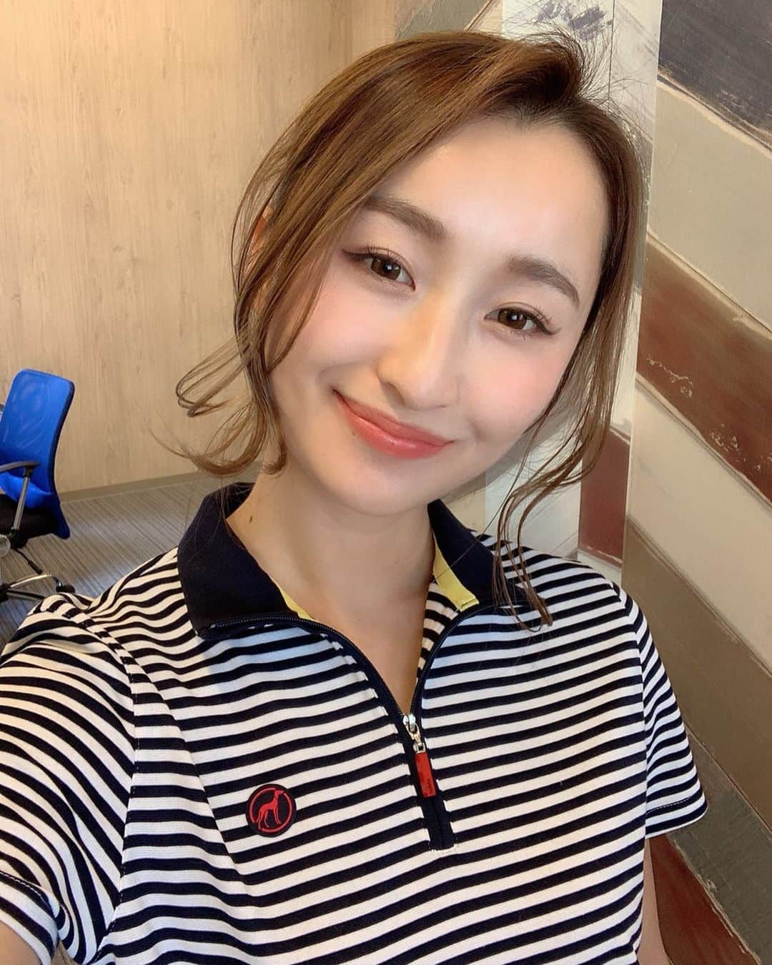 のインスタグラム：「- - おはようございます✨ 昨日は川越駅前にできる室内練習場 Born golfさんで撮影でした⛳️ 24hオープンで定額制って、 24hジムのゴルフバージョンだ👏🏻 - カラコンは @lanicon.karakon のクラスブラウン👁 ナチュラルに盛れるからすきっ！💓 - 今日は夜さきと初の野球観戦⚾️！！ - #ゴルフ女子 #ゴルフ男子 #ゴルフコーデ #スポーツ女子  #ゴルフウェア #スポーツ #golf #골프 #골프스타그램 #골프장 #라운드 #골프스윙 #골프사랑 #골프레슨 #아이언샷 #스크린골프 #드라이버샷 #골스타그램 #トレーニング #トレーニング女子 #筋トレ #筋トレ女子 #ラニコン」