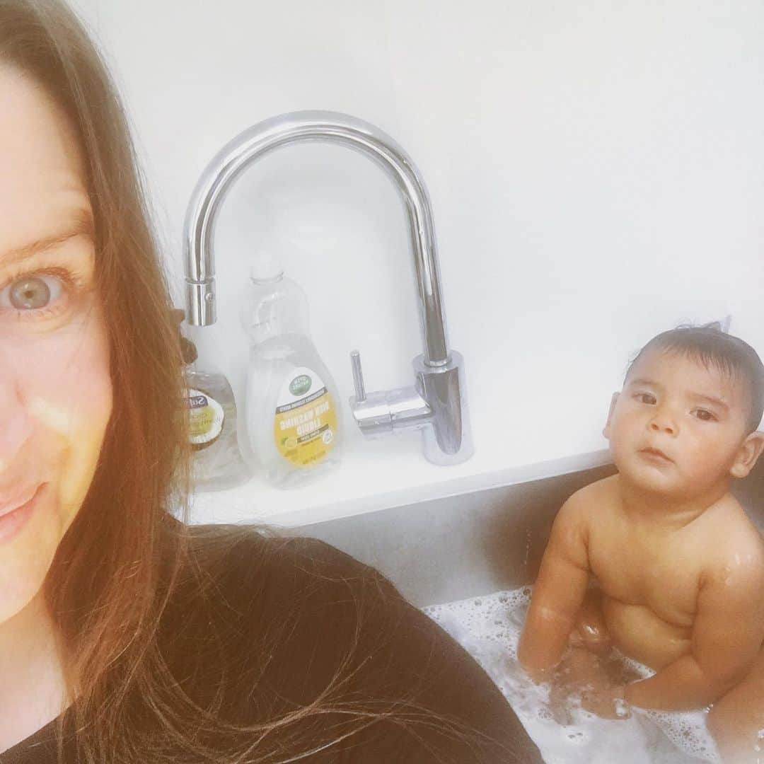 パティ・マレットさんのインスタグラム写真 - (パティ・マレットInstagram)「Look what I found in my sink 🤣😍」5月31日 8時17分 - pattiemallette