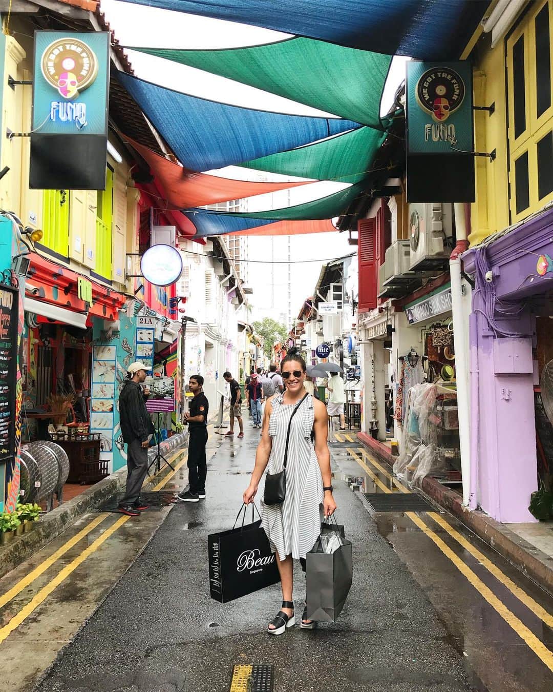 Sophie Pascoeさんのインスタグラム写真 - (Sophie PascoeInstagram)「Fleeting visit, playing tourist in Singapore 🇸🇬📸👋🏼 #stopover #singapore #landmarks」5月31日 8時35分 - sophpascoe1