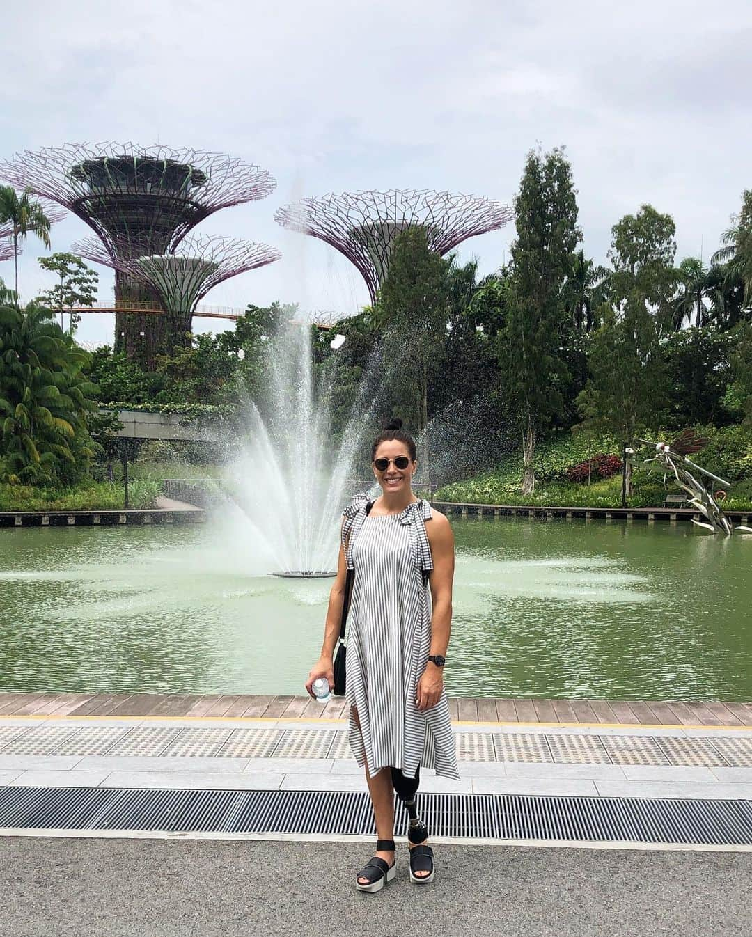 Sophie Pascoeさんのインスタグラム写真 - (Sophie PascoeInstagram)「Fleeting visit, playing tourist in Singapore 🇸🇬📸👋🏼 #stopover #singapore #landmarks」5月31日 8時35分 - sophpascoe1