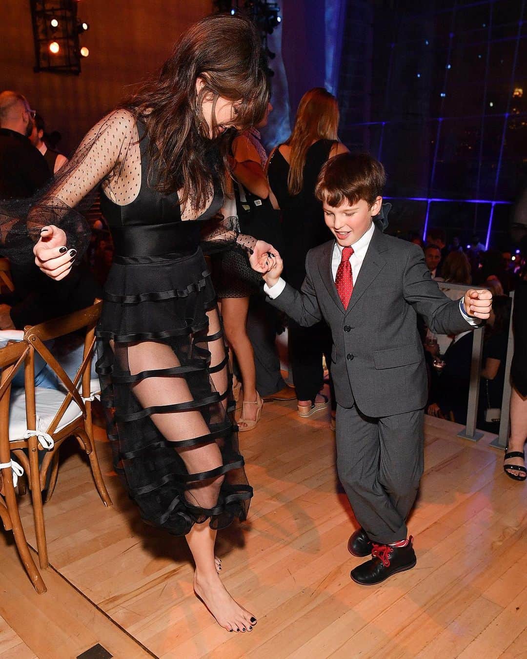 Just Jaredさんのインスタグラム写真 - (Just JaredInstagram)「So cute! @shailenewoodley and her on-screen son @iain danced the night away at the “Big Little Lies” premiere party! #ShaileneWoodley #IainArmitage #BigLittleLies Photos: Getty」5月31日 8時52分 - justjared
