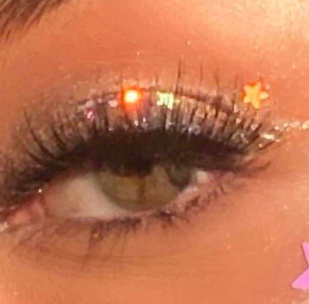 ペイトン・リストのインスタグラム：「if the stars aren’t in your eyes glue them on」