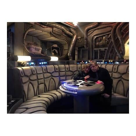 マーク・ハミルさんのインスタグラム写真 - (マーク・ハミルInstagram)「After decades of just pretending to fly in the Millennium Falcon-Making the #SmugglersRun⁠ ⁠ at #GalaxysEdge⁠ ⁠ was a thrilling revelation! Thanks to all the fans (or I wouldn't be here) & thank you @WaltDisneyCo & especially George, for teaching the world new ways to dream. ❤️-Mar🐫」5月31日 8時59分 - markhamill