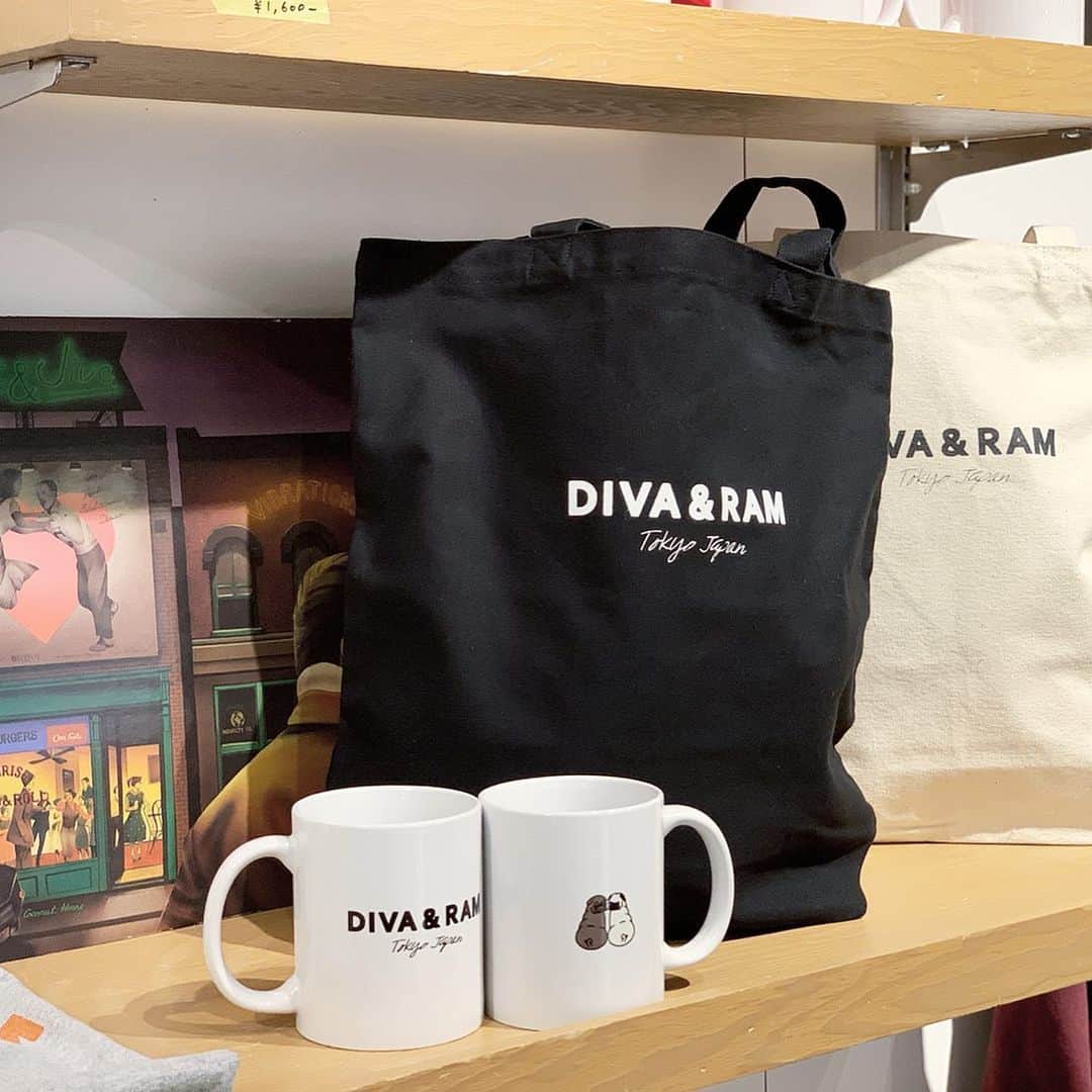 畑中奈緒美さんのインスタグラム写真 - (畑中奈緒美Instagram)「・ このマグカップで飲むコーヒーは一段と美味しく感じる🤤🖤 @divaandram・ ・ 裏面にはDIVA&RAMのNEWアイコン🐕🐕💕 さ‼︎今日も一日元気にスタート🤗・ ・ #DIVAandRAM #coffee #ディーヴァアンドラム」5月31日 9時14分 - hatanaka_naomi