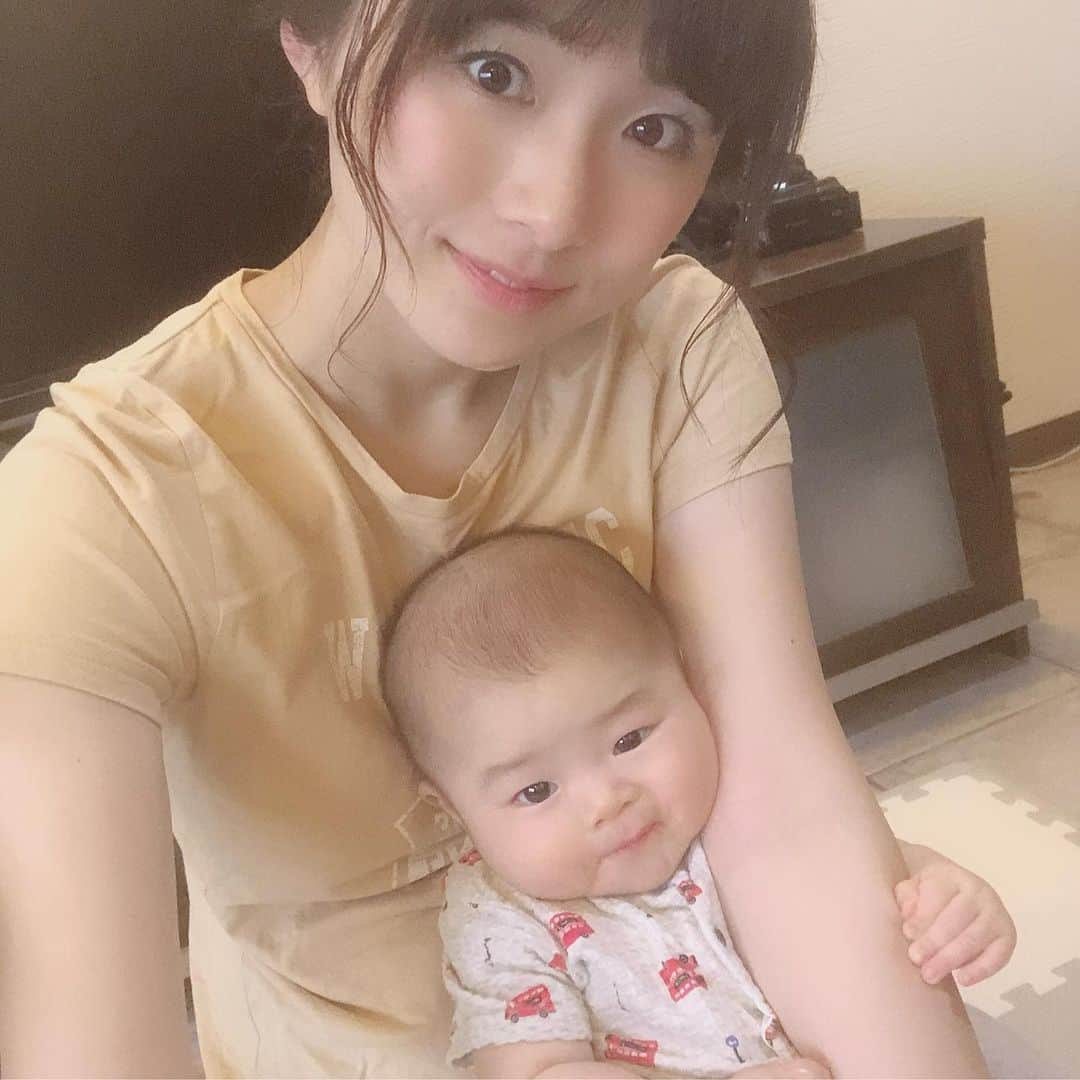 今井美穂さんのインスタグラム写真 - (今井美穂Instagram)「汗だくな一日でした🤣💕﻿ ﻿ 息子100日記念の写真撮影﻿ バッタバタでしたが﻿ それもまた良き思い出です😊﻿ ﻿ 素敵なお着物も着れて良かったです✨﻿ ﻿ 写真の出来上がりが楽しみです😊﻿ ﻿ ﻿ 詳しくはブログにて。﻿ ﻿ #ブログ更新しました﻿ #インスタトップのリンクから﻿ #今井美穂オフィシャルブログ﻿ #Amebaブログ﻿ #新米母#男の子ママ﻿ #育児日記#息子#生後3ヶ月﻿ #100日記念#スタジオ撮影#お宮参り﻿ #とまつ衣装店#訪問着#レンタル着物﻿ #ヘアメイク#ITAKURA」5月31日 20時03分 - imaimiho1209