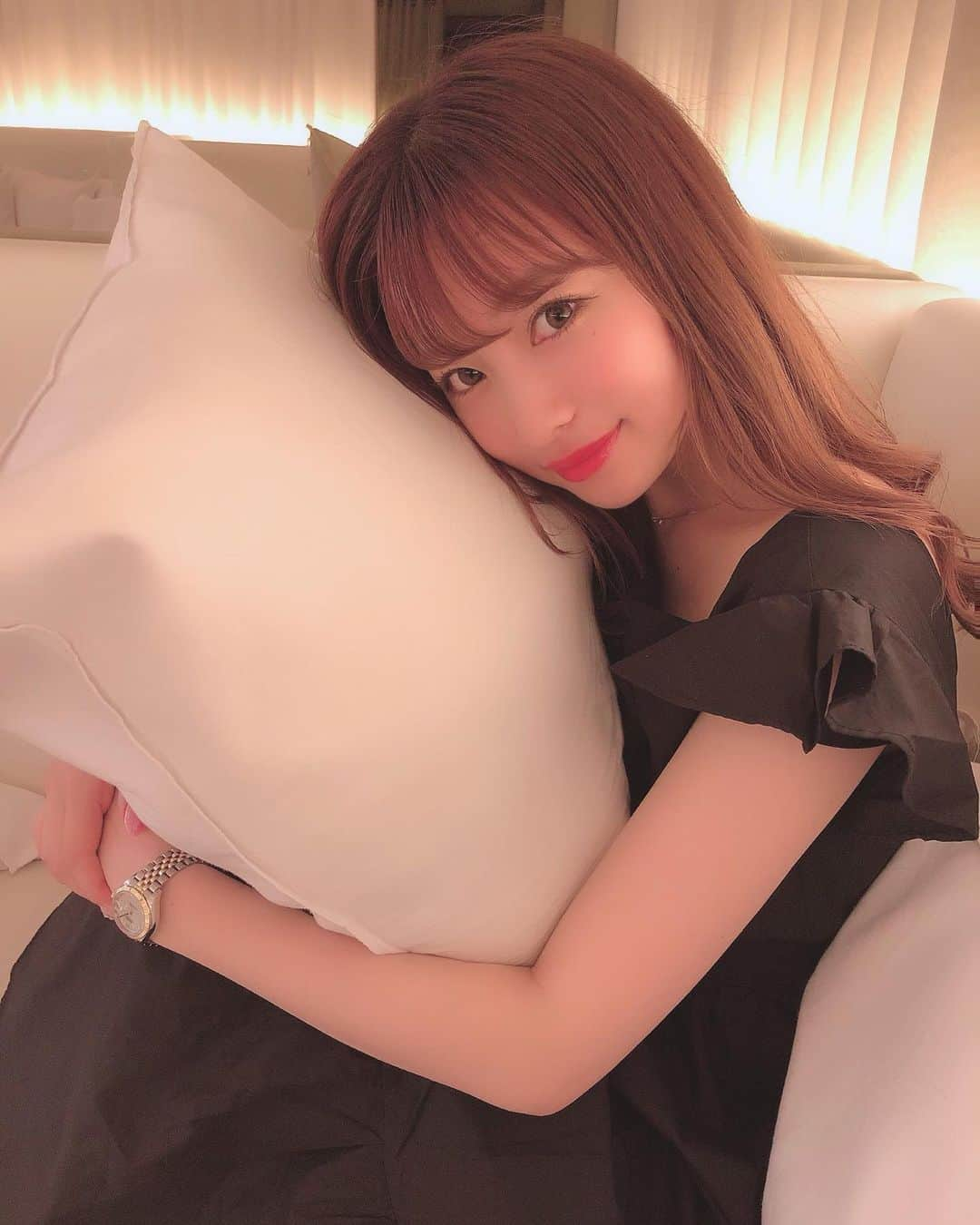 清里千聖さんのインスタグラム写真 - (清里千聖Instagram)「. 雨上がった🥺💕. ザックリ背中があいてる形かわいい💕. @17kg_official の黒ワンピ💓. #17kg #イチナナキログラム #japan #셀스타그램  #instagramjapan  #일상 #coordinate #韓国ファッション #韓国ファッション通販 #ワンピース #黒ワンピース #japanesegirl #愛知 #名古屋 #栄 #perfectbreaktime #instagood #팔로우 #얼스타그램 #패션스타그램 #친스타그램 #먹스타그램 #일상그램 #tagsforlikes #picoftheday  明日はFUNNY BUDDY公開生放送です🦁❤️. #zipfm #ラシック」5月31日 18時58分 - chiseikiyosato