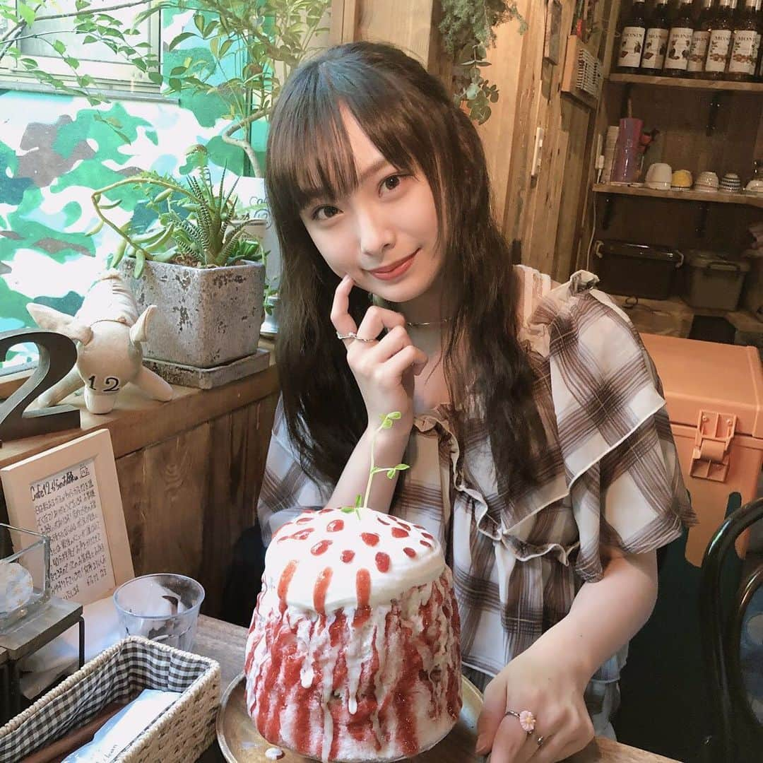 梅山恋和さんのインスタグラム写真 - (梅山恋和Instagram)「#557 #かき氷 #可愛くておいひい #頭キーン #一緒に痛くなろ♡笑 #3人でバエ旅🤤💞 #おもち映え」5月31日 19時08分 - cocona_umeyama