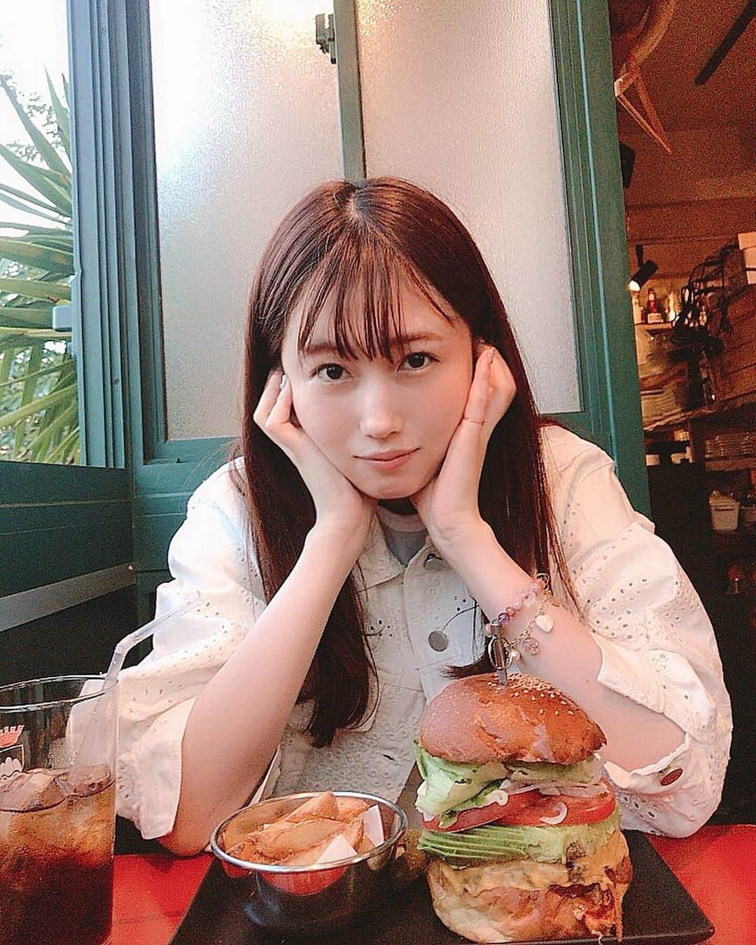 増澤璃凜子さんのインスタグラム写真 - (増澤璃凜子Instagram)「あなたの夢は🍔💭👟♡ .  #gozo #shimokitazawa #今週もお疲れ様」5月31日 19時15分 - ririkomasuzawa