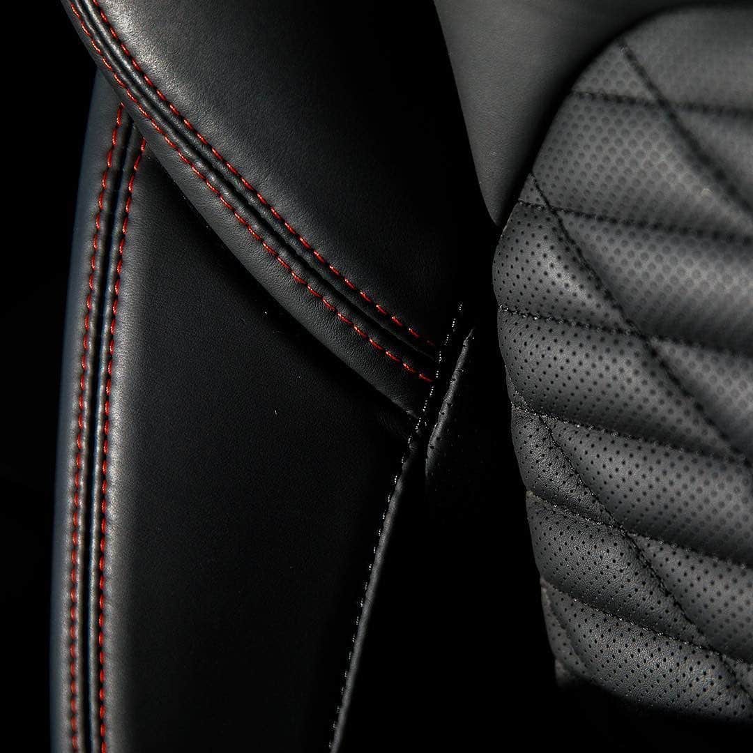 Maserati Japan | マセラティ ジャパンのインスタグラム：「レヴァンテ トロフェオのインテリアには、イタリア産の最高級フル・グレイン・レザー”ピエノ・フィオーレ”を使用。ラグジュアリーでありながら機能的なスポーツシートでドライビングをお楽しみください。  #Maserati #マセラティ  #MaseratiJapan #マセラティジャパン #Levante #レヴァンテ」