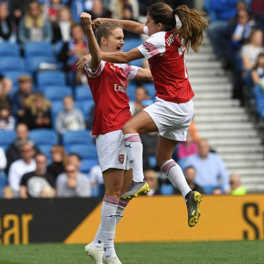 Arsenal Ladiesさんのインスタグラム写真 - (Arsenal LadiesInstagram)「Our Dutch duo are up for @The_PFA BSM WSL POTY award 🏆 #ArsenalWFC #AWFC #AFC #Arsenal」5月31日 19時33分 - arsenalwfc