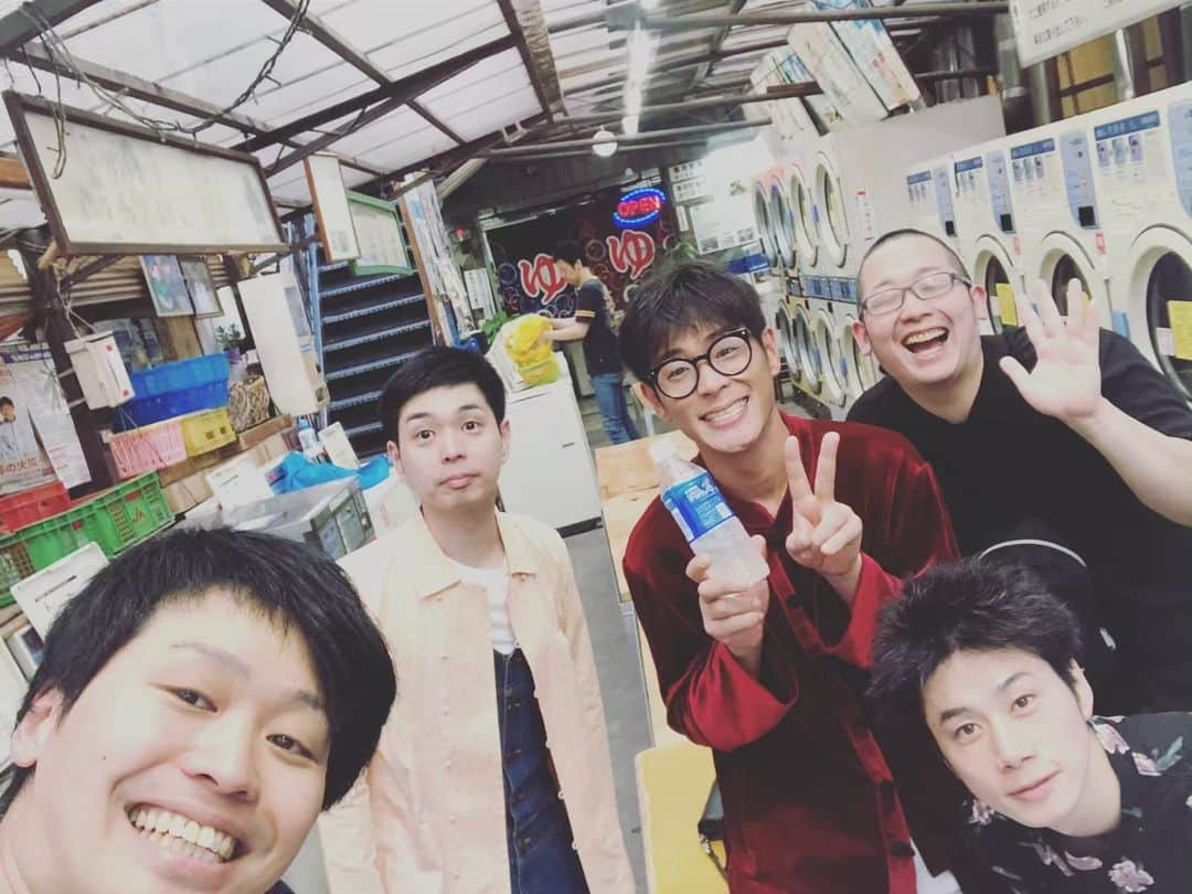 永井佑一郎さんのインスタグラム写真 - (永井佑一郎Instagram)「大黒湯はあいも変わらず最高です！  皆でお銭湯  #たか #芦田マネージャー #ホリノウチ #スピーディースピードボーイ #永井佑一郎  #銭湯 #サウナ  サウナ〜イツはやっぱりサウナ→水風呂四往復すると最強だね♨️ 最近は酵素風呂にハマり中(ﾟ∀ﾟ)」5月31日 19時40分 - yuichirou_nagai