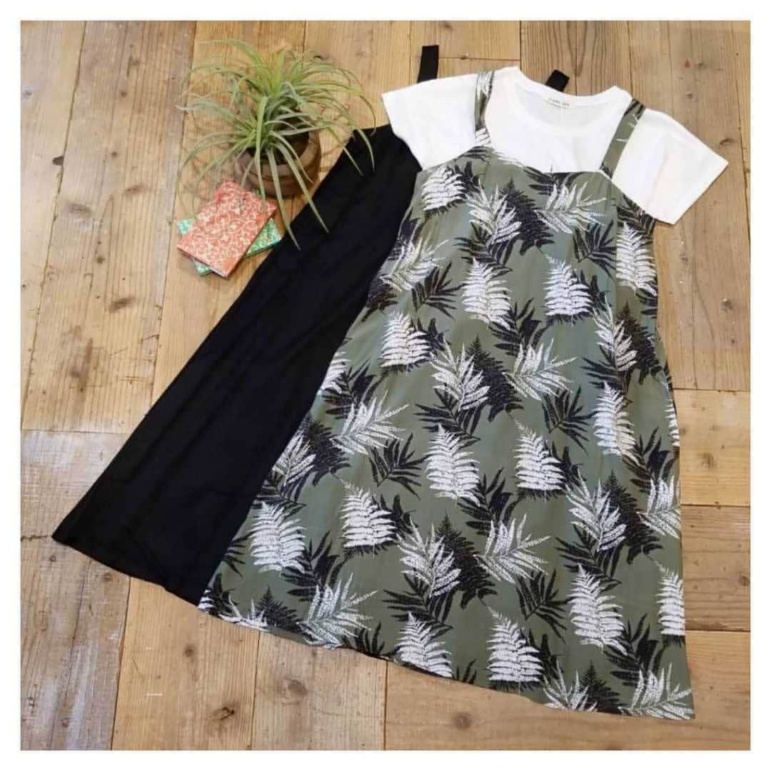 furryrate officialのインスタグラム：「【2019 summer collection】 ▶dress #キャミワンピース No.43690572 オリーブ/ブラック/ネイビー ¥8,532- . . . #furrylate #furry #ファーリーレート #ファーリー #ワンピース #柄ワンピース #キャミワンピ #リーフ柄 #夏コーデ」